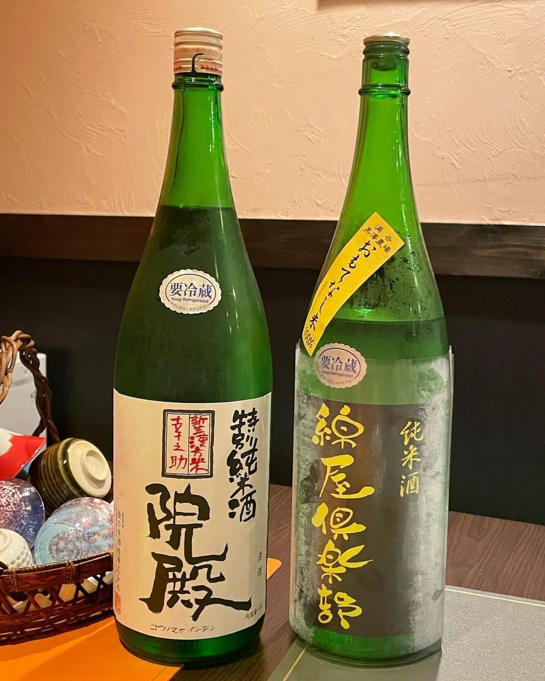 岩田華怜のインスタグラム：「仙台に行ったら絶対に行って居酒屋、発見。『関西居酒屋 Jawmeat&おばんざい』(@kansaiizakaya_jaw_meat_obanzai )  大阪出身のお母さんが始めたお店を、今は息子さんが国分町で守ってます。 栗原の日本酒や食材を使って下さっていて、美味しい日本酒に合うおつまみがまあ豊富だこと…… 東北の美味しい食材と本格関西出汁の相性が抜群のたこ焼きや卵とじ。関西から取り寄せている顎肉は病みつきになりました… 締めのおうどんは、ピリ辛カレールーを少しずつ混ぜるとグリーンスープカレー風に………完汁した……  またすぐ行きたい😫💗  #宮城観光 #仙台 #仙台グルメ #国分町 #国分町グルメ #国分町居酒屋 #関西居酒屋 #おばんざい #宮城県」