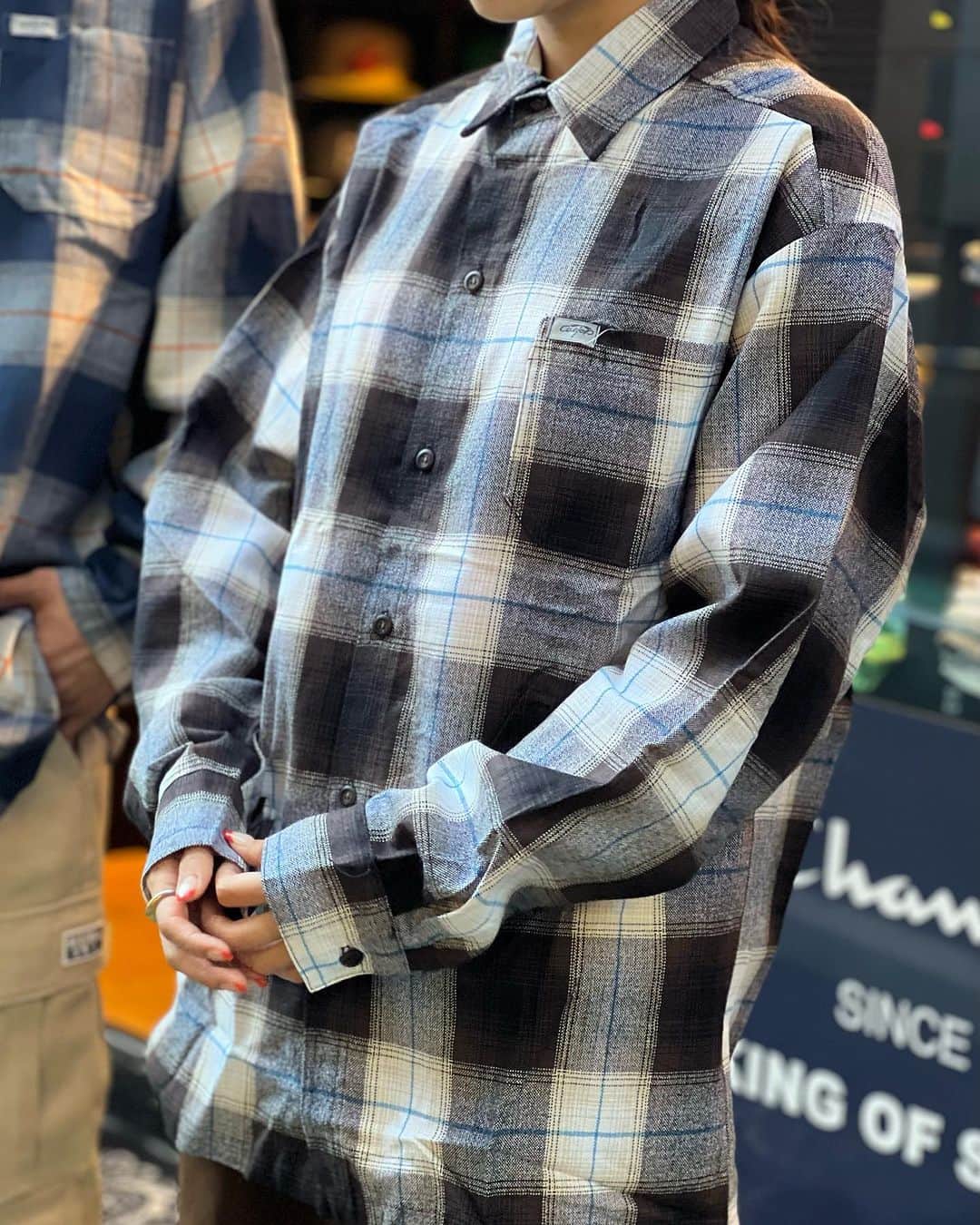 GROW AROUNDさんのインスタグラム写真 - (GROW AROUNDInstagram)「#growaroundnewarrivals   CALTOP PLAID FLANNEL LONG SLEEVE SHIRT  大人気のCALTOPから新カラーが入荷致しました🌴✨  これからの時期HOODIEと一緒に着用することもできる万能アイテムです💁🏼‍♀️🍁  WEB UPも完了しております🤝」9月5日 18時19分 - growaround