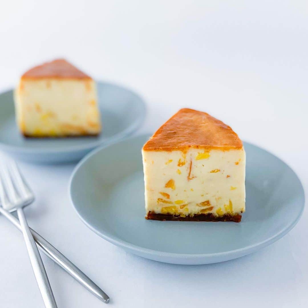 なかしましほ（foodmood）さんのインスタグラム写真 - (なかしましほ（foodmood）Instagram)「オンラインショップオープンしています。甘夏のチーズケーキは今週で終売となります。バナナケーキ入りおやつBOXも販売中です。」9月5日 18時23分 - foodmoodshop