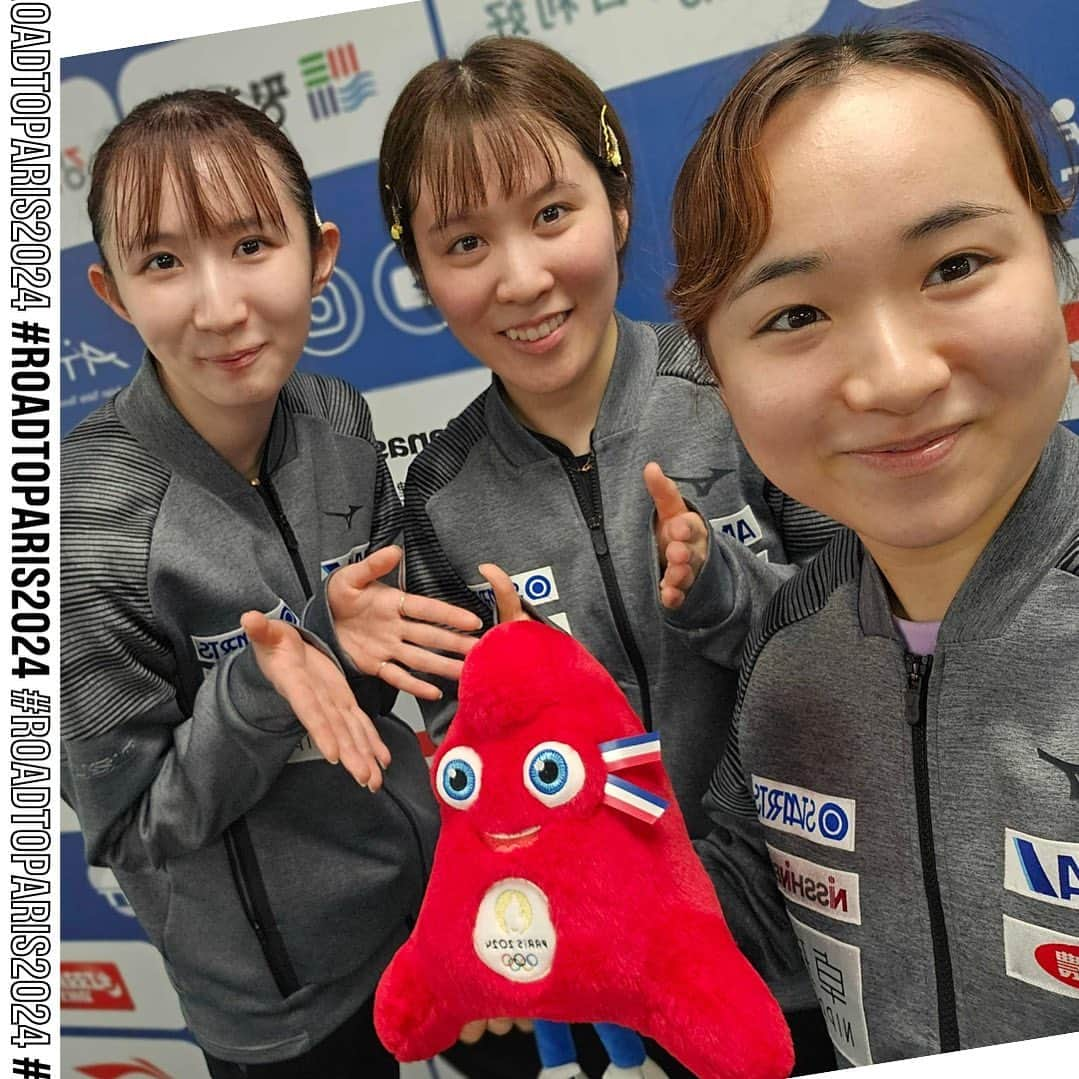 国際オリンピック委員会さんのインスタグラム写真 - (国際オリンピック委員会Instagram)「韓国・平昌で開催中のアジア卓球選手権大会2023🏓  女子団体メンバーの #早田ひな 選手、 #平野美宇 選手、 #伊藤美誠 選手が #パリ2024 のマスコット フリージュと一緒に一枚📸  #RoadToParis2024」9月5日 18時30分 - gorin