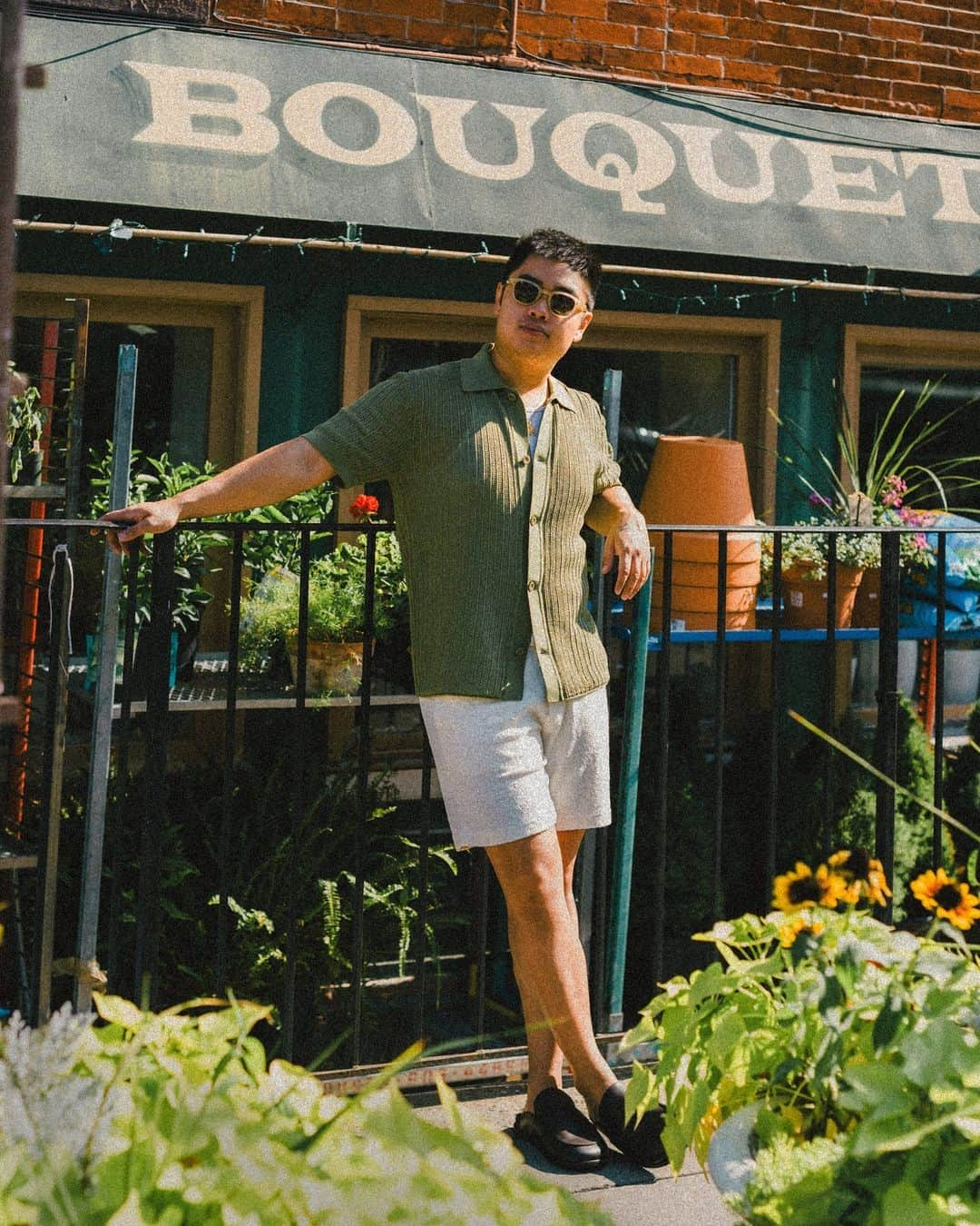 MR PORTERさんのインスタグラム写真 - (MR PORTERInstagram)「A lesson in late-summer dressing - taught by @mrp and @moodsbymark in NYC  Head to the link in bio to shop our favourite end-of-summer styles from @mrp #MrPmyway」9月5日 18時35分 - mrporter