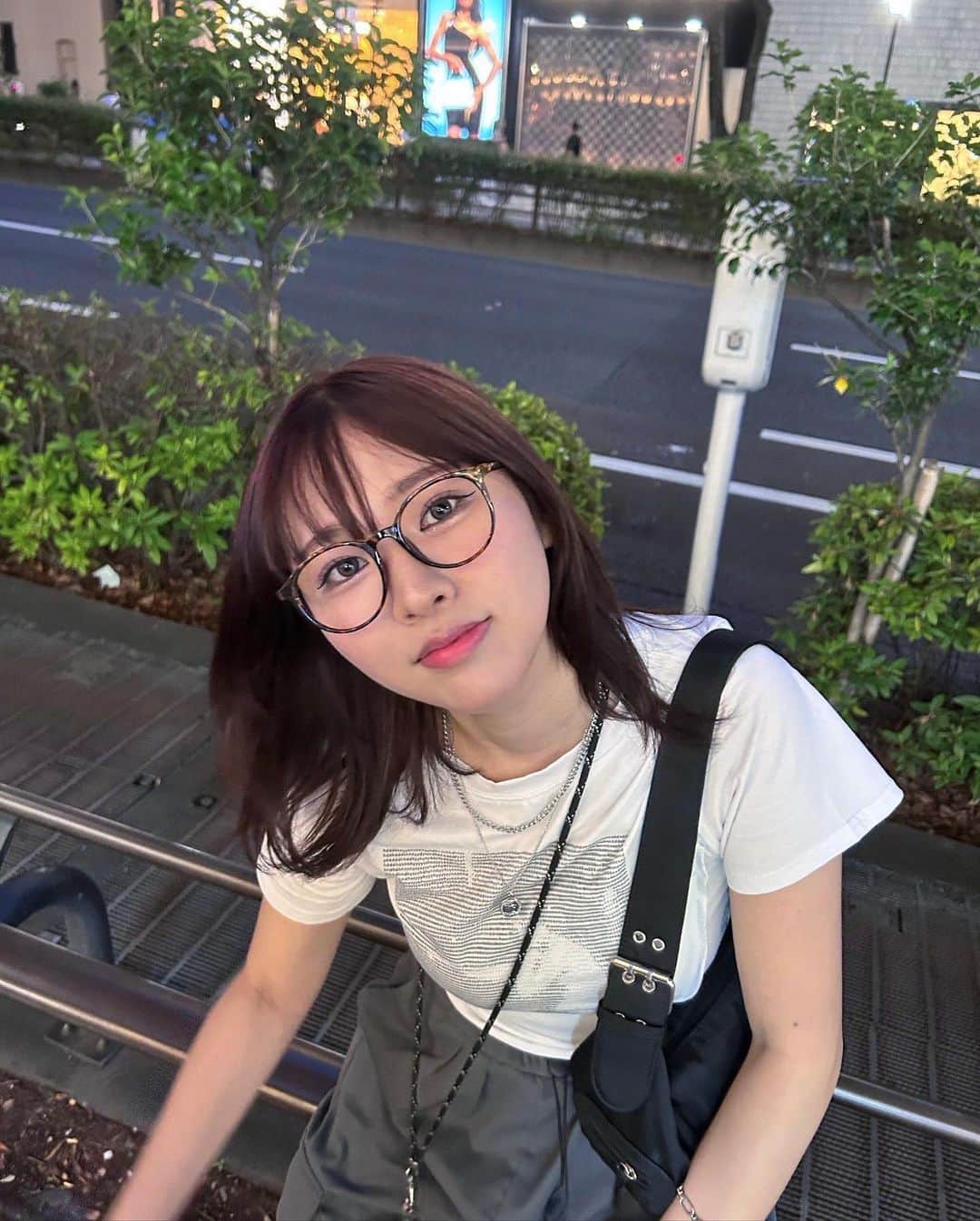 RIiNAのインスタグラム：「いつもと違うメイクだった日🤓」