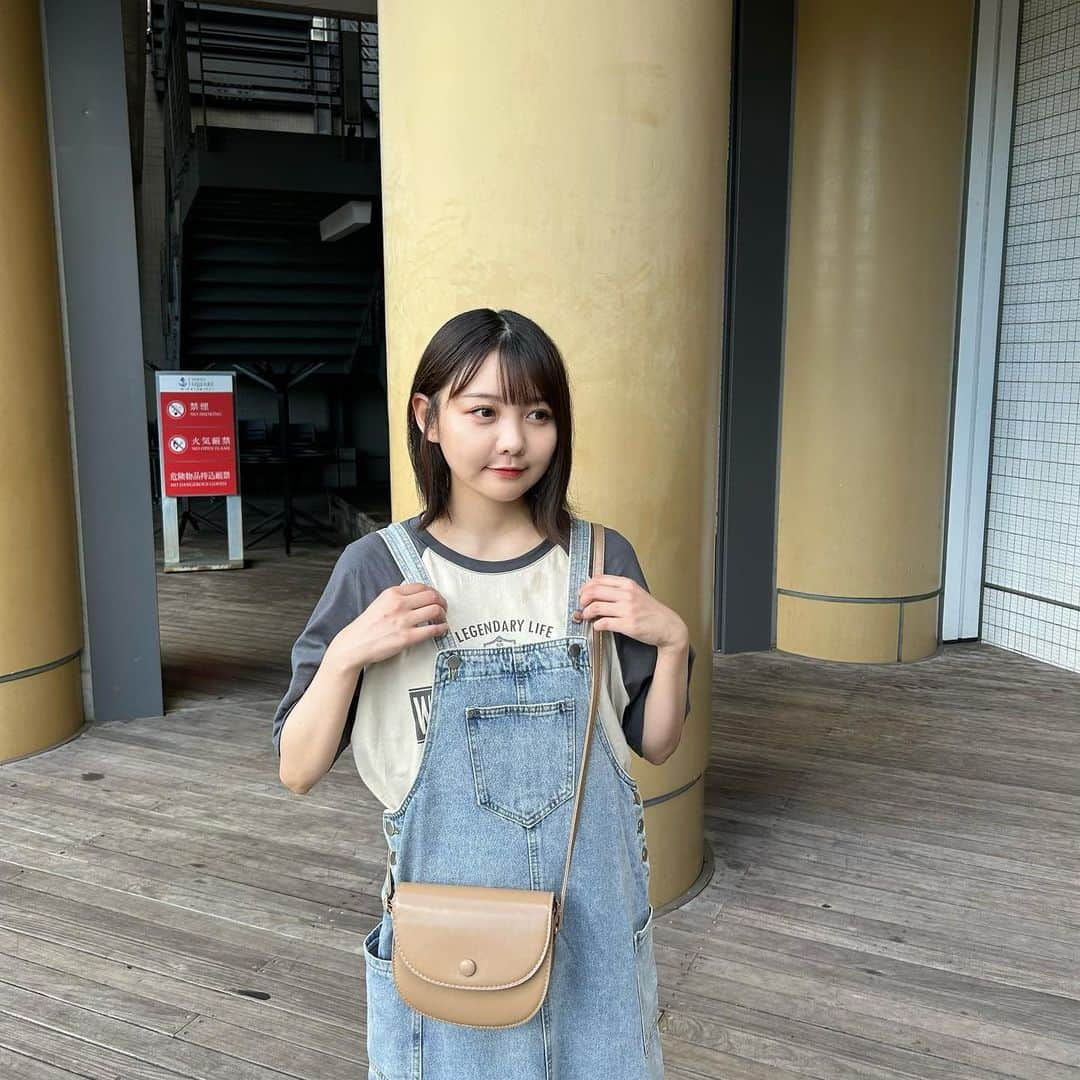 みさねさんのインスタグラム写真 - (みさねInstagram)「サロペ🫨⭕️ ㅤ Tシャツ @shein_japan  サロペ @cham.official_  バッグ @cham.official_  スニーカー @grl_official  ㅤ #サロペット #tシャツコーデ #カジュアルコーデ #デニムコーデ」9月5日 18時47分 - misane1209