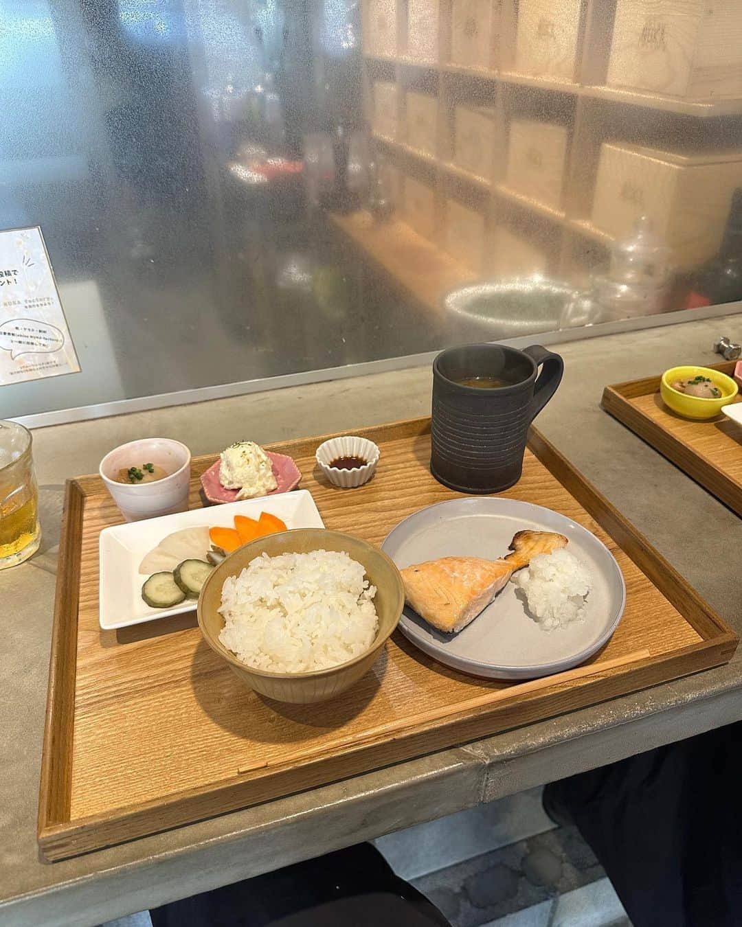 涼佳さんのインスタグラム写真 - (涼佳Instagram)「#美容促進 ✊🏻  お昼に食べた定食ランチが美味しかった~🐟 やはり和食最高。和食と麺が何より好き。  🏷️ vest  @louren__official  pants  @miesrohe_  bag  @folnua_jp  glasses  @unitedarrows_official」9月5日 18時41分 - _ryoka_870