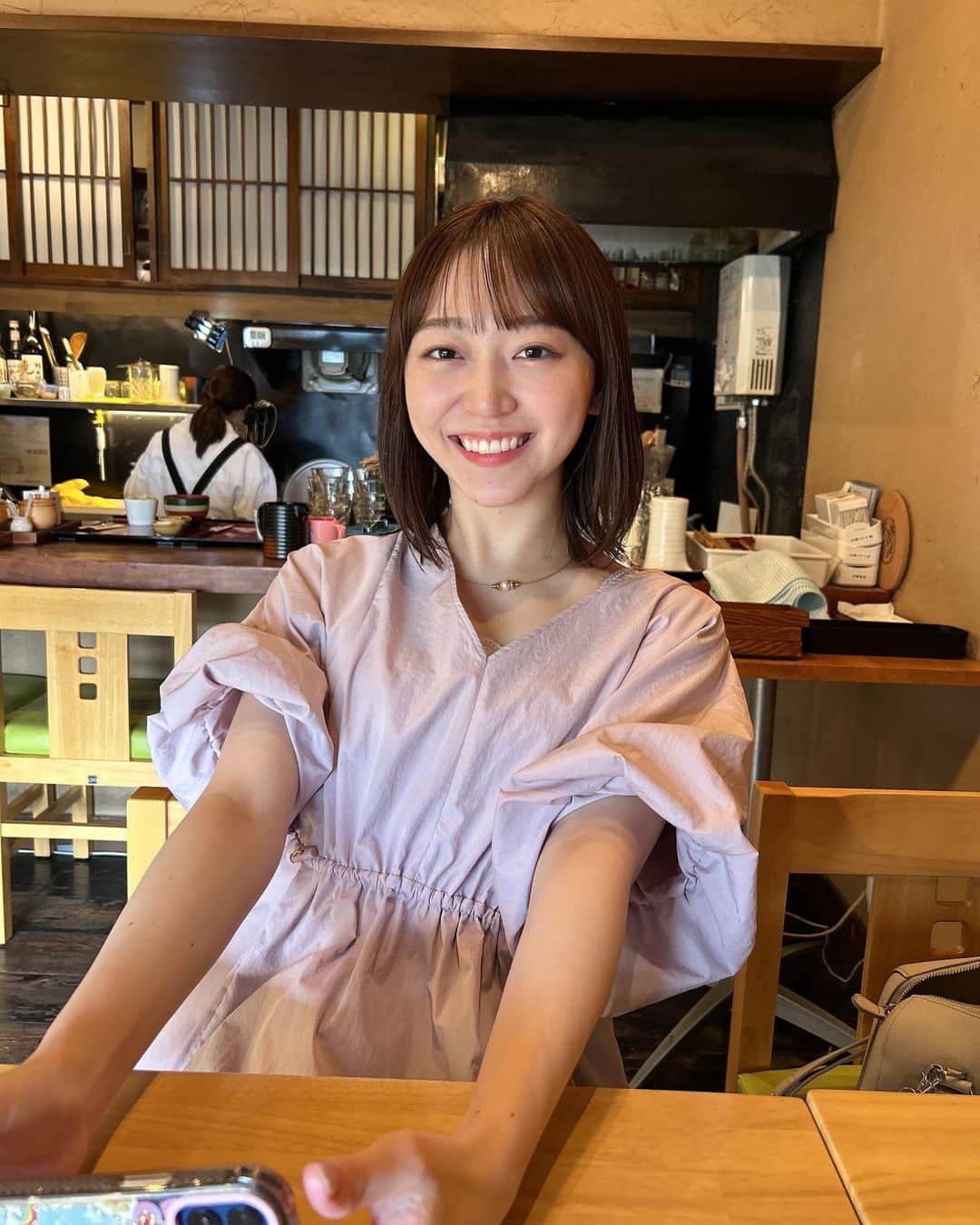 のインスタグラム：「最近ストレートパーマをあてて朝がすごく楽ちんです👩🏼🤞🏻🤍」