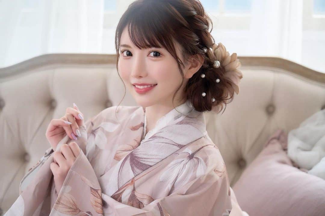 さとみのインスタグラム：「夏の終わりって寂しいよね🫧 今年こそは夏らしいことしようと思っても いつもしないで終わる。。笑」