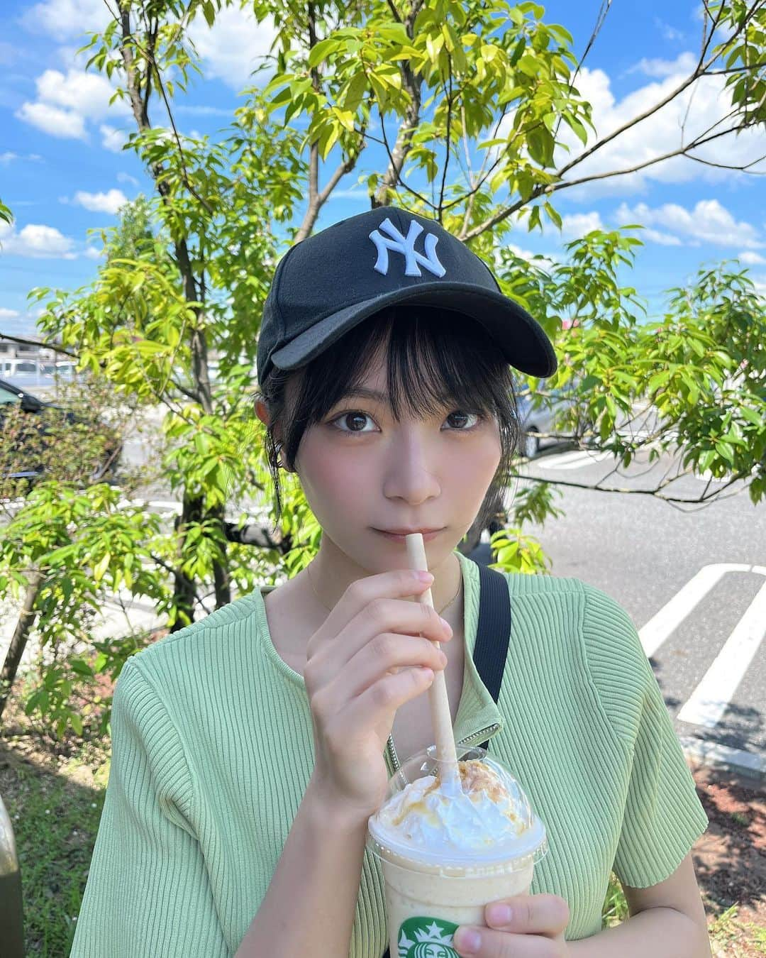 日高里緒さんのインスタグラム写真 - (日高里緒Instagram)「スタバのおさつバター飲みました🍠♡ あんまくておいしかった！  #スタバ#おさつバター#フラペチーノ」9月5日 18時53分 - rio_hidaka