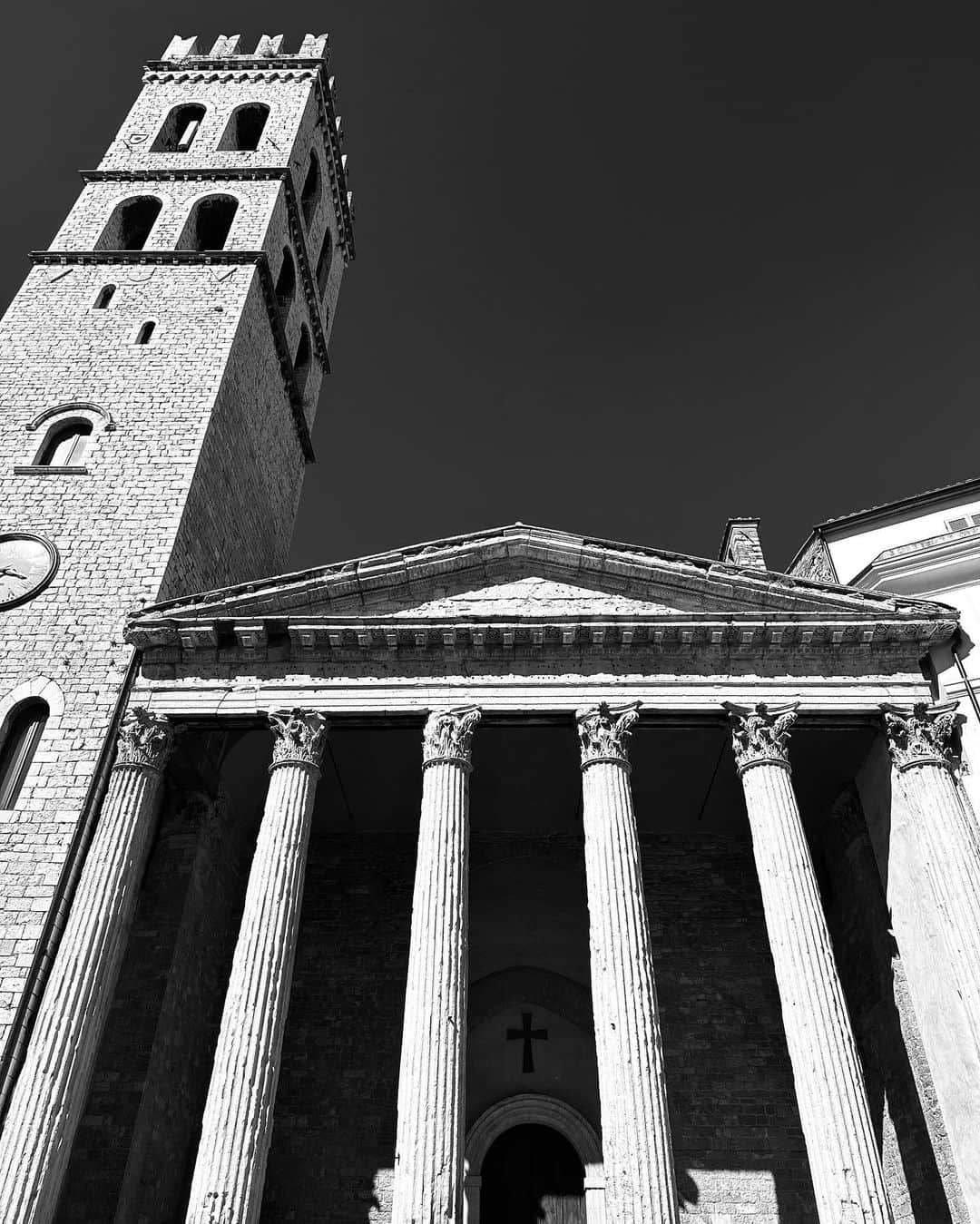 ヨハネス・ヒューブルさんのインスタグラム写真 - (ヨハネス・ヒューブルInstagram)「Assisi in 🖤🤍」9月5日 18時57分 - johanneshuebl