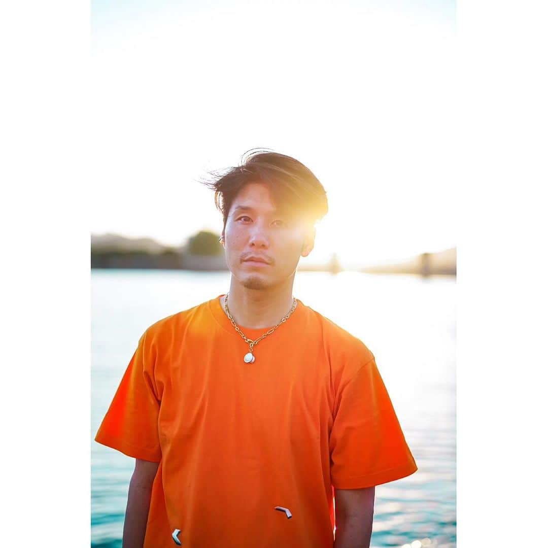 梅川壱ノ介（舞踊家）のインスタグラム：「𝑺𝒖𝒏𝒔𝒆𝒕 𝒂𝒏𝒅 𝒎𝒆 ￣￣￣￣￣￣￣￣￣￣￣￣￣￣￣￣￣￣￣￣￣￣￣ 綺麗な夕日でした🌅📸  photo by @takuya___sakamoto   #梅川壱ノ介 #舞踊家 #日田市 #日本舞踊 #夕日 #ClassicJapanesedance #traditionaljapanesedance」