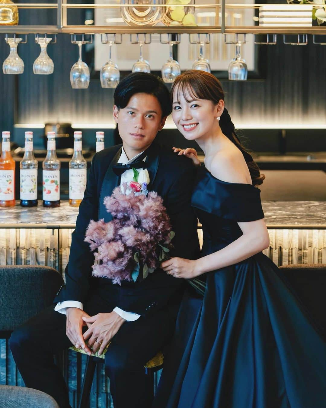 黒田真友香さんのインスタグラム写真 - (黒田真友香Instagram)「結婚のご報告に、沢山の祝福コメント本当にありがとうございました🙇💕  そして黒ドレスの他に ウェディングドレスでも前撮りを、今月リニューアルオープンする  @anniversaire_omotesando で撮影していただきました💐  どのショットも素敵に撮っていただいて 10枚に絞るのにすごく迷いました👀笑  お仕事で数え切れない程撮影したウェディングフォトも やはり自分のプライベートでとなると全然気持ちも違い、特別な1日になりました♡  そして初めてドレスもスタイリングも自分で決めました💕  詳細は今後ウェディング専用アカウントに投稿していきます！🌹  【@mayukaxxwd 】  昨日質問の多かった指輪についても こちらに投稿しております💍  少しでもプレ花嫁さんの参考になればと、 結婚式までウェディング関連は主にこちらに載せていくので是非フォロー宜しくお願いします😍💕  #プレ花嫁#前撮り#洋装前撮り#結婚報告#ブラックドレス#タカミブライダル#フリーランスモデル#結婚指輪#婚約指輪#チューリップブーケ#前撮り#前撮りポーズ #前撮りヘア#アニヴェルセル #アニヴェルセル表参道#フォトウェディング」9月5日 19時02分 - kurodamayukaxx