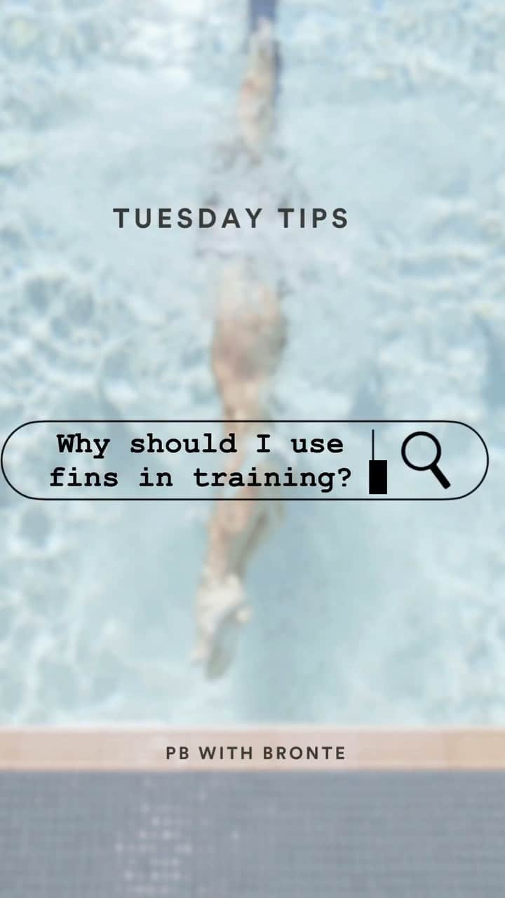 ブロンテ・キャンベルのインスタグラム：「Fins are everyone’s favourites!   Whether you’re just starting out or an experienced swimmer, fins are an essential in every kitbag.   Keep following @pbwithbronte for more Tuesday Tips…what else do you want to know?   #swim #swimming #swimfins #fins #fast #tuesdaytips #training #swimlractice #swimtraining」