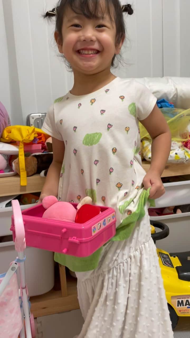 アキラ・コンチネンタル・フィーバーのインスタグラム：「⚡️👧 #３歳児」