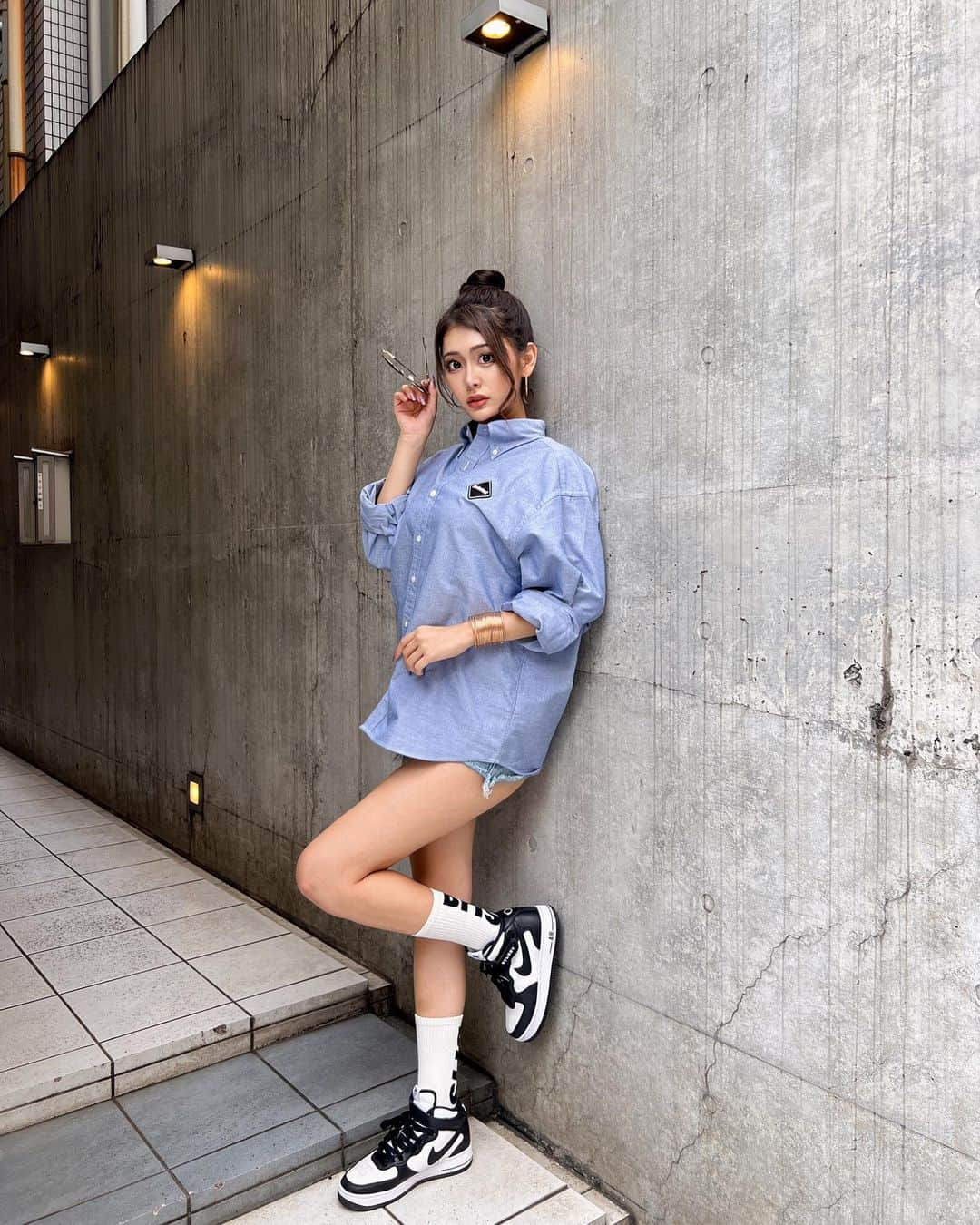 KAHOのインスタグラム：「ootd️🩵  今日はBristolの日にしました🫶🏻  ・  ・   #bristol  #k1girls  #k1girls2023  #k1wgp  #k1 #autumn #ootd  #shirt  #oversize  #シャツコーデ  #オーバーサイズ  #ブリストル  #秋コーデ  #秋服  #秋  #ギャル  #ギャルメイク  #ギャルコーデ  #ラウンドガール  #k1ガールズ」