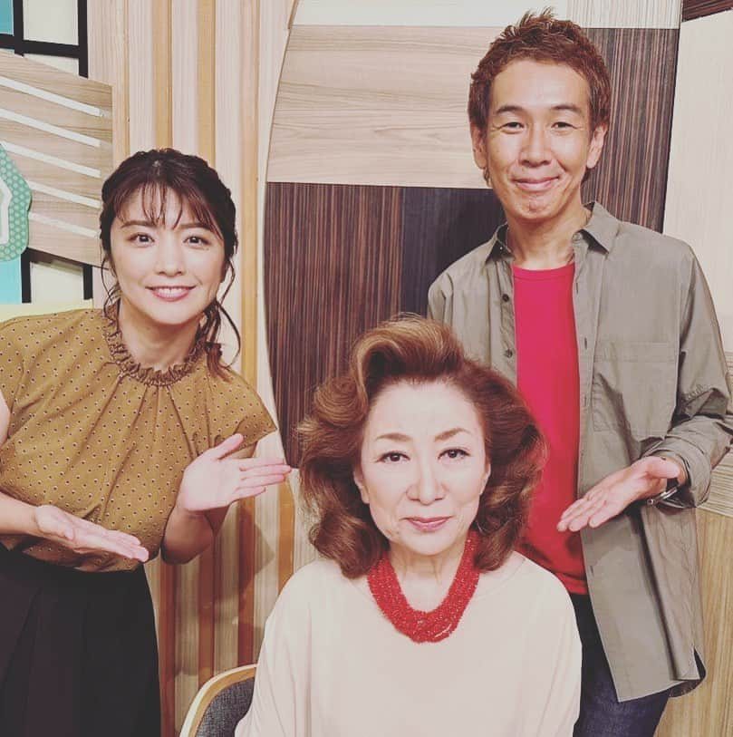 馬場俊英さんのインスタグラム写真 - (馬場俊英Instagram)「大月みやこさん、デビュー60周年！すごすぎます😳  デビュー当時の公演活動の様子や思い出を30分近くに渡りたっぷり聞かせていただきました🔥良き時間でした。ありがとうございました。  後ろ右が塚田アナで、右が私です。  #大月みやこ #マチコミ #塚田舞 #馬場俊英」9月5日 19時36分 - babatoshihide