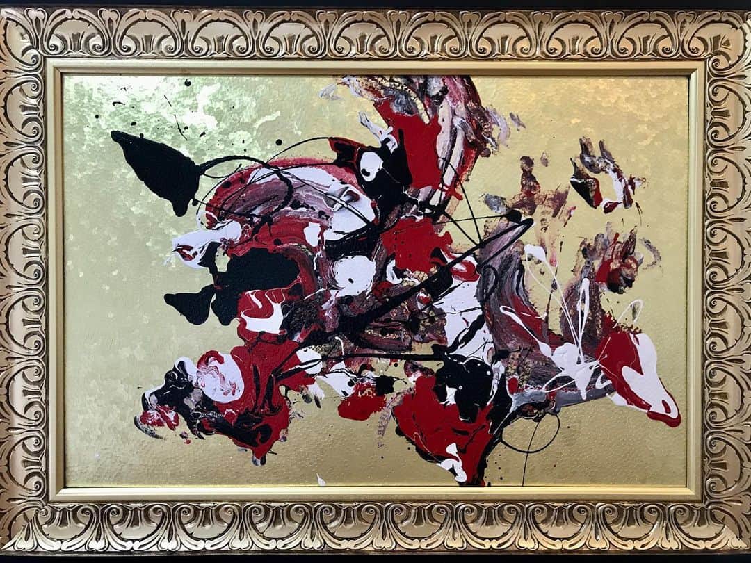 小野原聡のインスタグラム：「"TOSAKA" 2023  size: 69✖️96  #art #artwork #aonelabelseal #seal #3M #paint #painting #drawing #abstract #actionpainting #GOLD  #contemporary #アクリル#水性#japan」