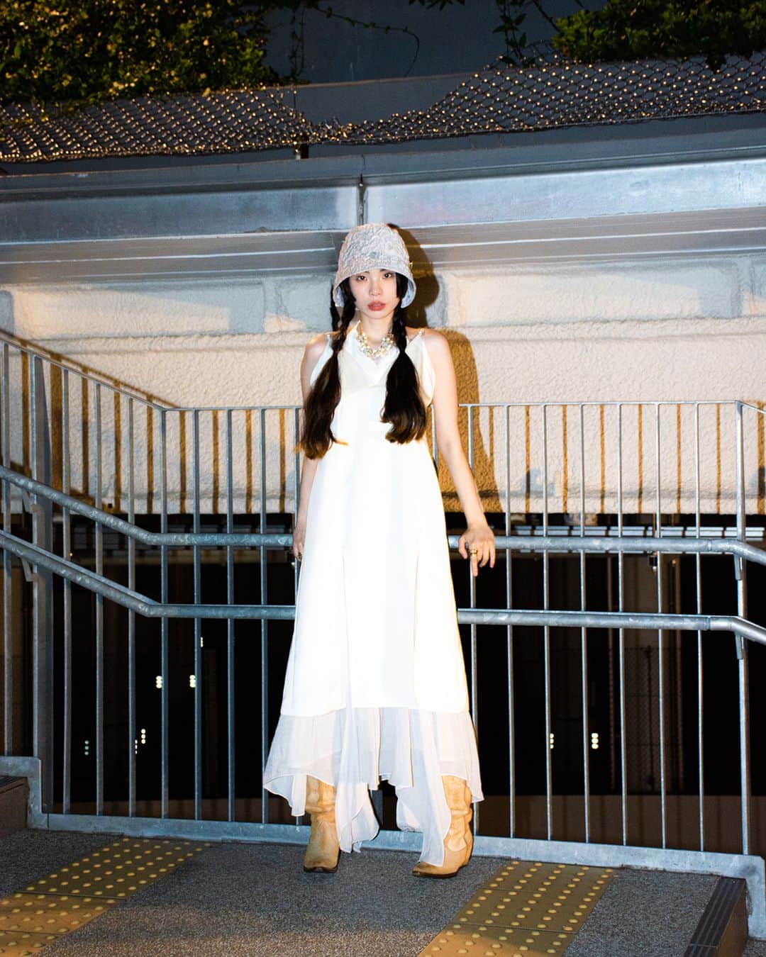 のインスタグラム：「るうこ Ruko(@rororuko)  hat&dress #ミューラル #murral boots #メゾンマルジェラ #maisonmargiela  #fashionpress #fashionpresssnap」