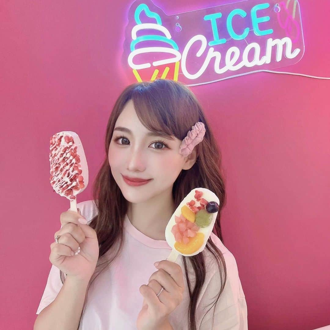 加藤里奈さんのインスタグラム写真 - (加藤里奈Instagram)「⋆ 無人販売スイーツショップで スイーツをゲット🍰🤍  アイス可愛いし美味しかった🍨🫧  他にもたーくさん種類があったので ぜひみてみてね🤍  #カフェ #カフェ巡り #カフェスタグラム  #カフェご飯  #栄グルメ #久屋大通グルメ #名古屋グルメ #名駅グルメ #名古屋ランチ #名古屋ディナー #名古屋カフェ #名古屋駅グルメ #名古屋テイクアウト #愛知県 #名古屋 #大須グルメ #スイーツ部  #スイーツ巡り #スイーツ」9月5日 19時59分 - katoco0326