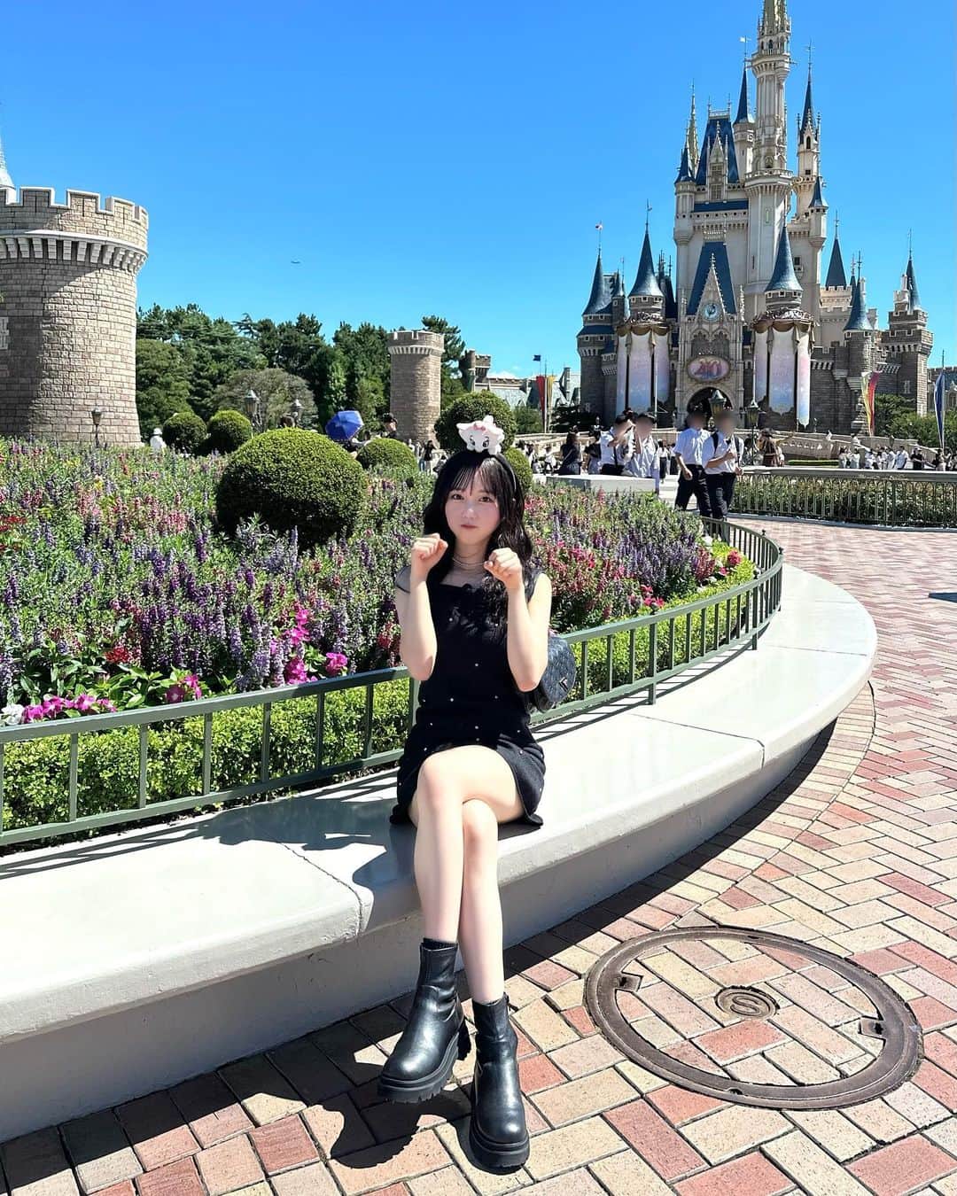 のインスタグラム：「まりーちゃん🐈‍⬛🎀」