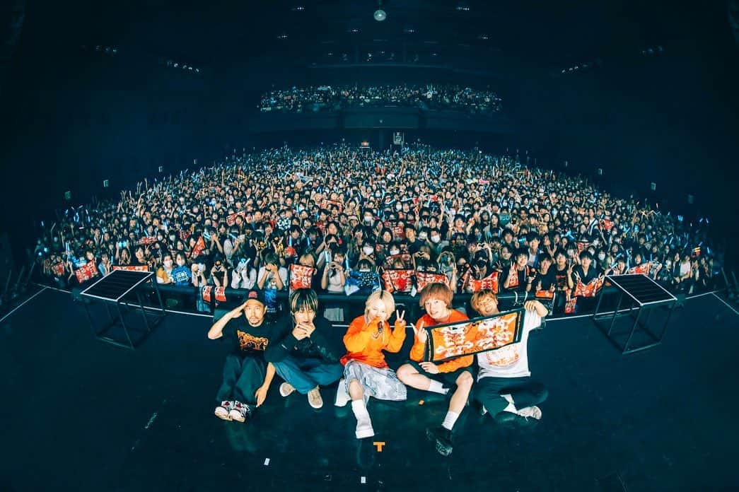 Kuboty さんのインスタグラム写真 - (Kuboty Instagram)「8/31 Zepp DiverCity syudouツアー2023 露骨  全力サポート完遂、ありがとうございました🔥  写真1枚目は『笑うな』のギターソロ中と思われます🎸  📸 by @tamaishingo22」9月5日 20時03分 - kuboty666