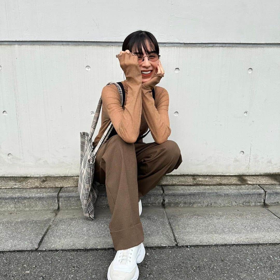 ラブリのインスタグラム：「🧡🤎　@ikaw_official 👜」
