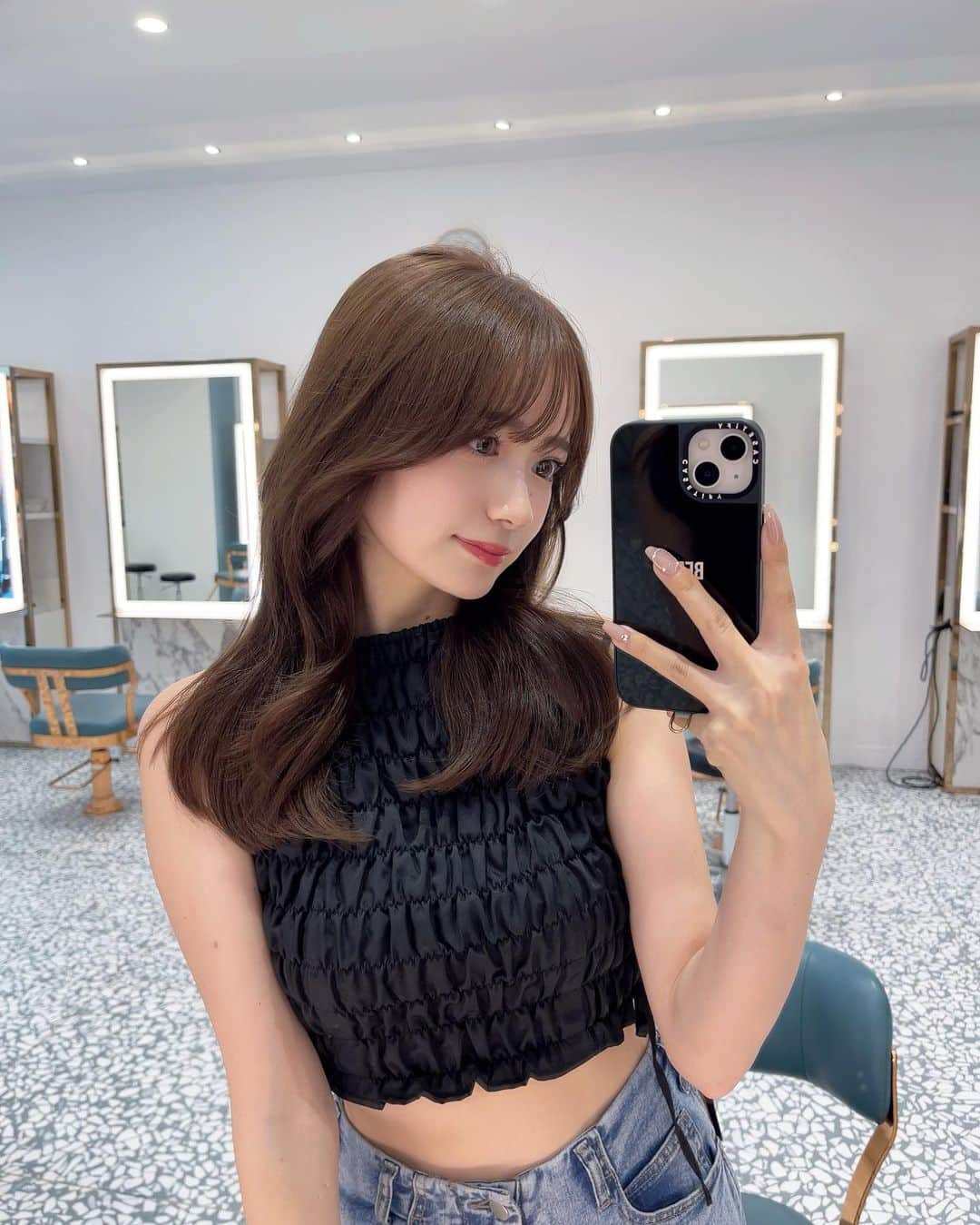 のインスタグラム：「. お気に入りの別カットも🩵🩶  ダイエットしたいのに全然できなくてムチ🦭  #andmary#150cmコーデ」