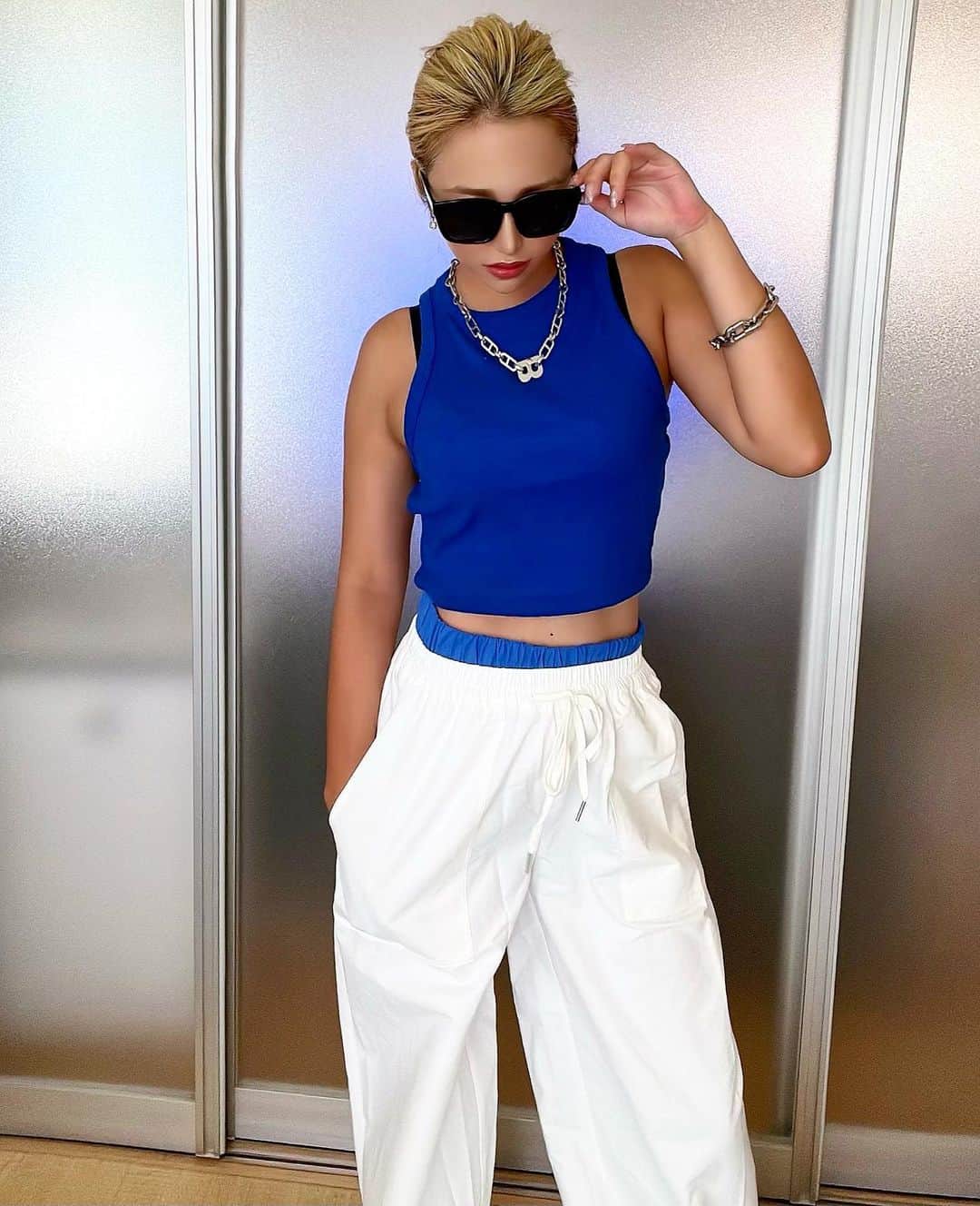 MII MAMAのインスタグラム：「. . . ぶるーな奴💙 ------------------------------------------ 🔎White Style mi mama 良かったらチャンネル登録お願いします🙇🏽‍♀️ #YouTube#ユーチューバー#主婦ユーチューバー#MIIMAMA#チャンネル登録お願いします#2児ママ#年子ママ#ギャルママ#ぎゃるまま#アラサーママ#アラサー#30代#30代ママ#ホワイトインテリア#モノトーンインテリア#シンプルな暮らし#収納#ホワイト収納#イチナナ#イチナナライバー#専属ライバー#主婦ライバー#17LIVE#主婦YouTuber#ママYouTuber#ママライバー#幼稚園ママ#小学生ママ」