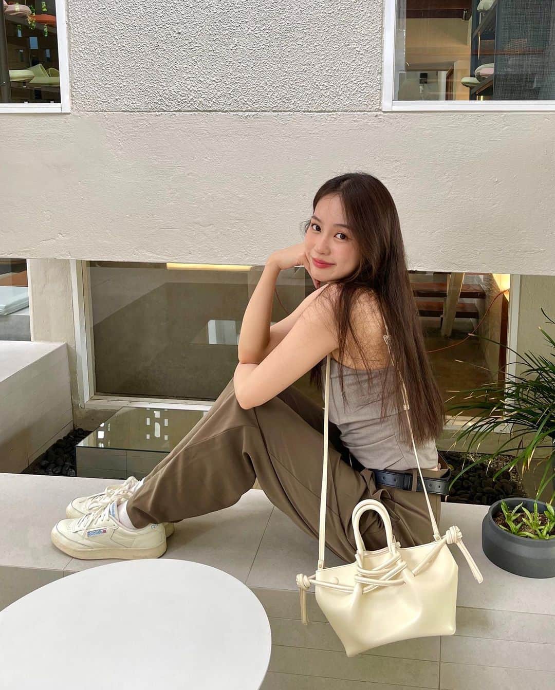 のインスタグラム：「A little dream I carry 🎧🪽 AVA MIMI @fundaoera #fundaoerasociety」