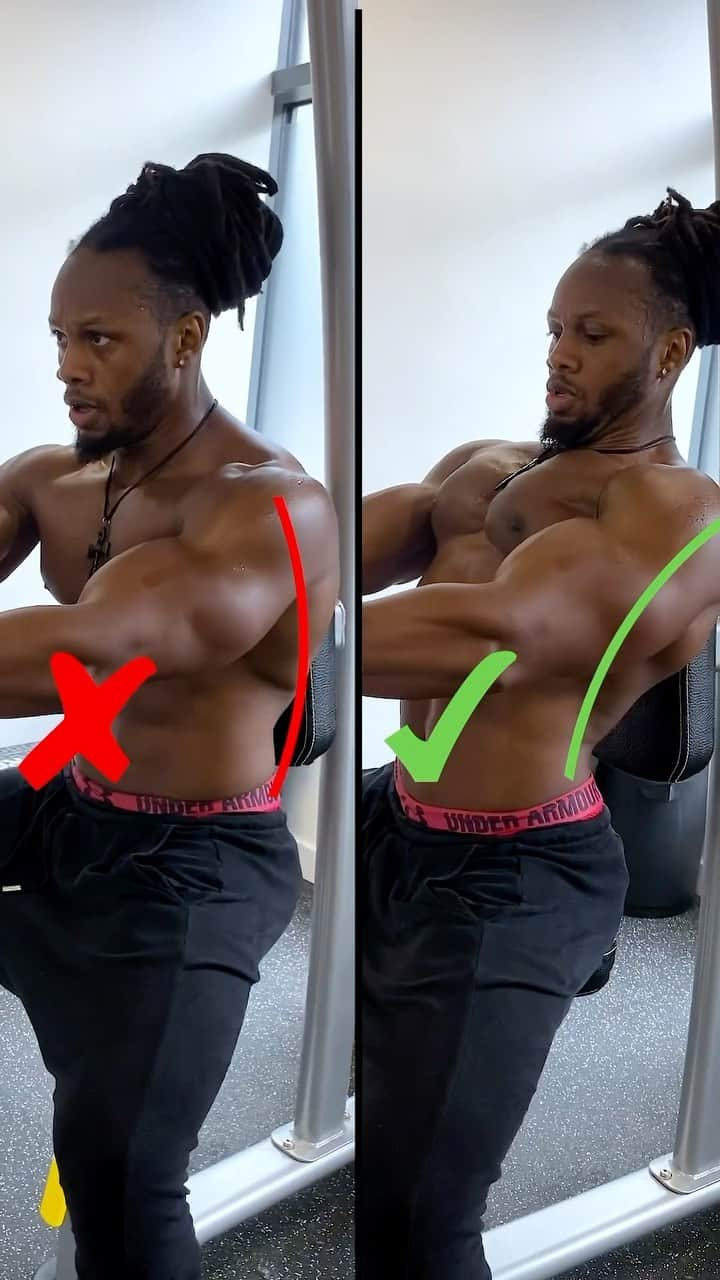 Ulissesworldのインスタグラム：「Training Tip Tuesday, Let’s go 🔥 Chest Edition 💪🏾   The chest fly is a staple exercise in my routine and an essential part to any chest workout. It is is ideal for increasing chest strength and muscle mass by targeting the pectoralis muscles. You can perform this exercise using dumbbells or machines. As a scapular retraction exercise, it helps improve posture and strength in the shoulder region. Add this to your workout to grow your chest and unlock that 3D definition 💪🏾   (P.S. If want more help with your workouts, check out my Workout Essentials Program. A custom workout program built to help you achieve your goals, click the link in my bio @ulissesworld and get started!💪🏾)   #ulissesworld #iamdedicatedarmy #iamdedicated #dedicationhasnolimitation」