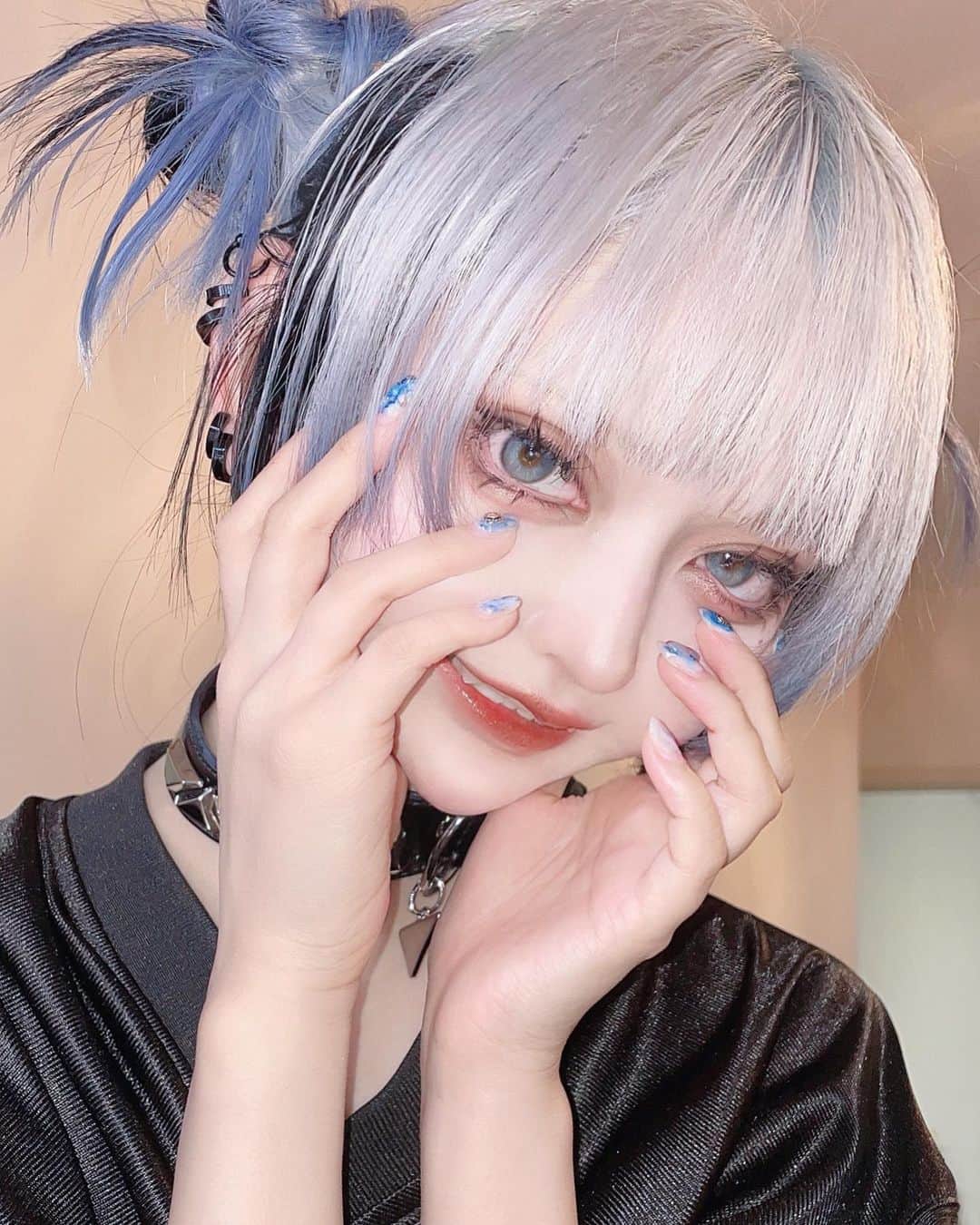 のむらこいちのインスタグラム：「ヘアアレンジ🪼何枚か撮ったから明日も載せるぞ〜🫨」