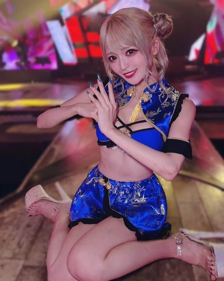 ミランのインスタグラム：「💗🐼🇨🇳  ・  #六本木 #パリオン #バーレスク東京  #ギャル #撮影会 #グラビア #プール  #水着ギャル #ビジョビ  #小悪魔ageha #水着  #gravure #japanese #可愛い #love #gal #followforfollowback #l4l  #fashion #fitness #love #girl #japanesegirl #japanesegravure  #instagood #instagravure #China #チャイナ服 #チャイナドレス」
