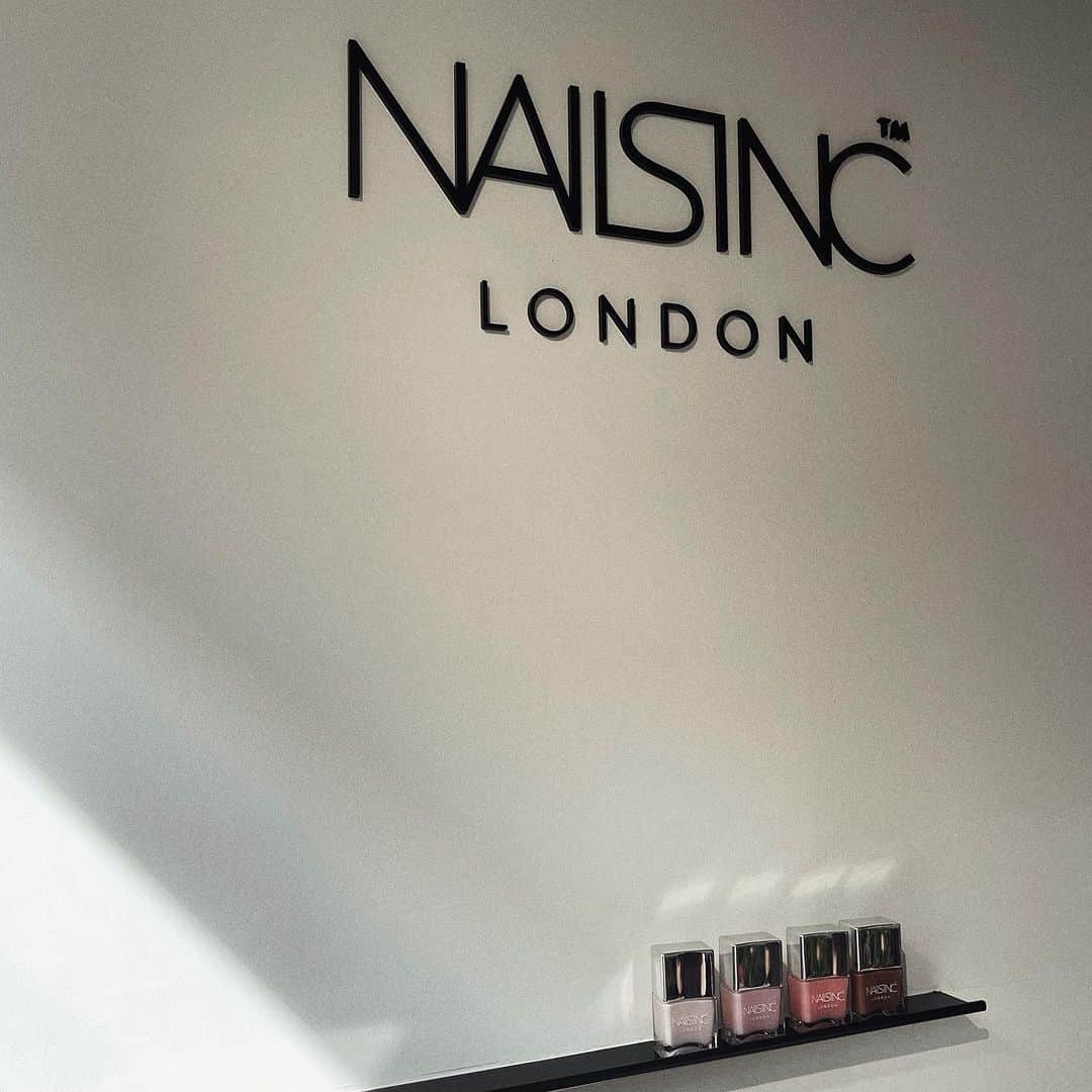 石川瑠利子のインスタグラム：「. NAILSINC-2023AW- UNDRESSED💅  シアーヌードコレクションは、とても可愛くて美味しそうな色でした🤍🤍🤍」