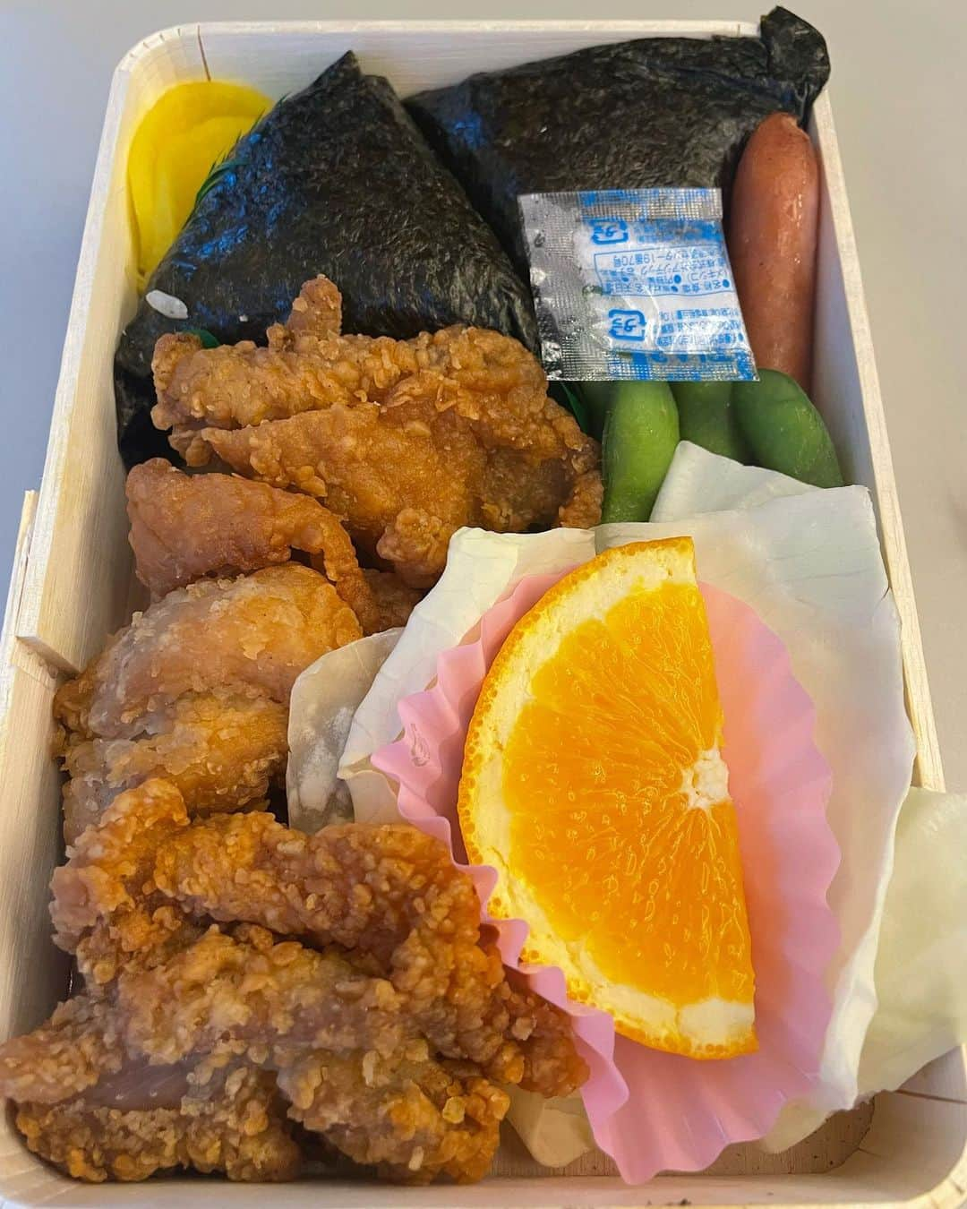 田中卓志さんのインスタグラム写真 - (田中卓志Instagram)「むさしの若鶏むすび弁当買って食べました！😃」9月5日 20時33分 - ungirls_tanaka