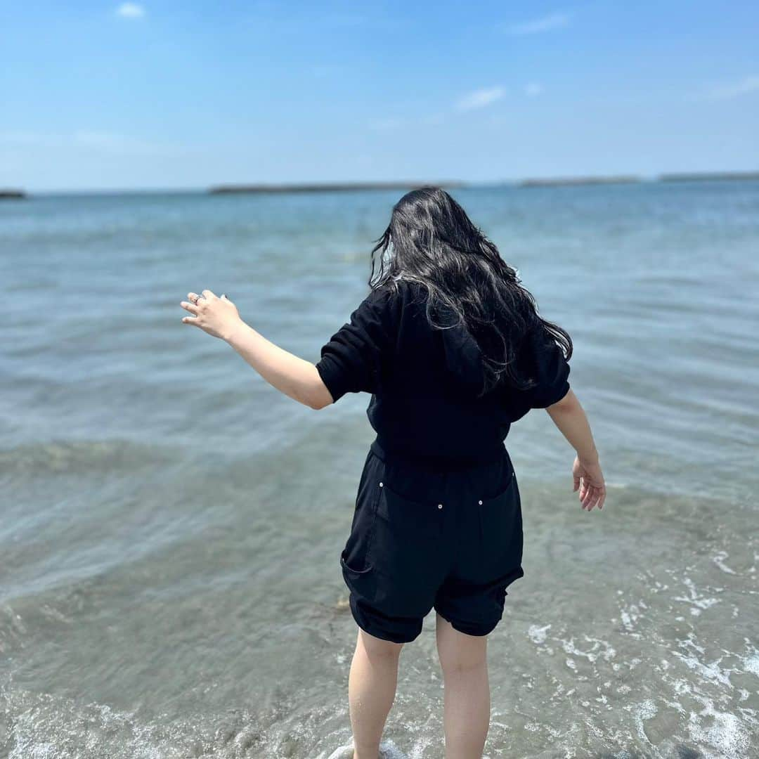 ぬーんさんのインスタグラム写真 - (ぬーんInstagram)「🌊 . . . .  . #sea  #summer #summertime #nagoya  #japan #japanese #girl #셀카 #셀스타그램 #올블랙코디 #올블랙패션 #무채색코디 #공주병 #自拍 #点攒 #网红#code  #lovely #y2k #y2kfashion #love #攝影 #人像攝影」9月5日 20時36分 - yukino_snow1211