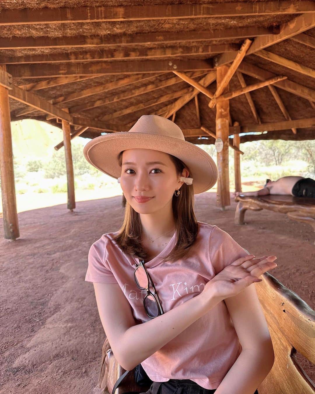 水越愛華のインスタグラム：「🤎👒🪰  ハエ対策のティッシュ耳栓」