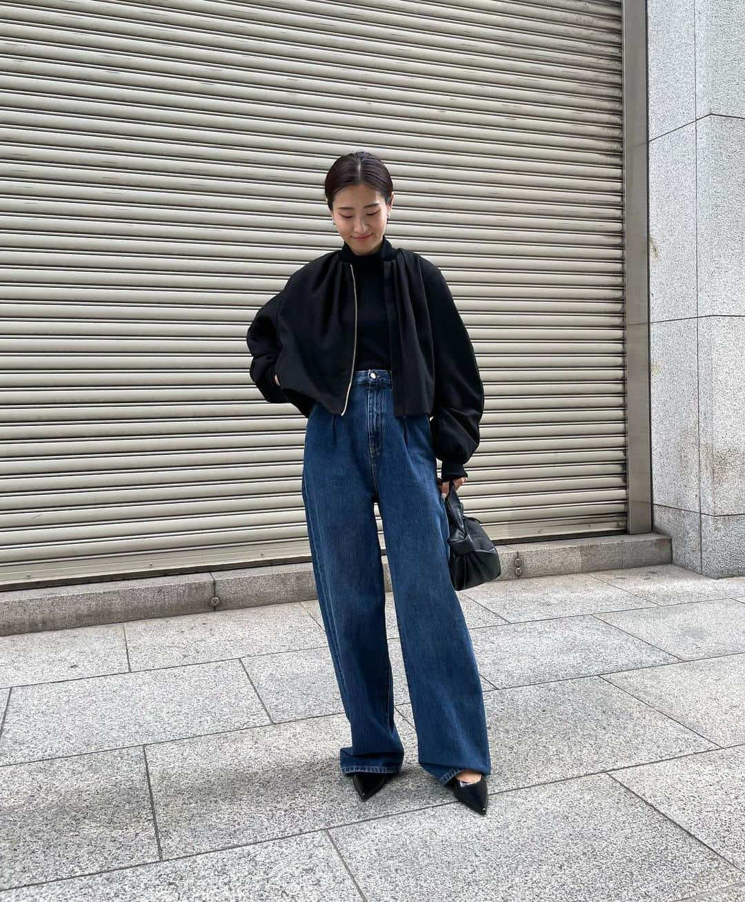 Hiromi Ｍaedaのインスタグラム：「denim code🖤  outer @frey__jp #frey_jp tops @ctplage_cta_paris_japan #ctplage denim @louloustudio_paris #louloustudio shoes @zara #zarashoes」