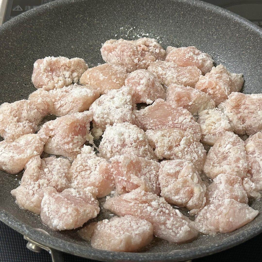 しにゃさんのインスタグラム写真 - (しにゃInstagram)「今日はヘルシーでリーズナブルな鶏むね肉を使った絶品やみつき梅マヨチキンをご ...