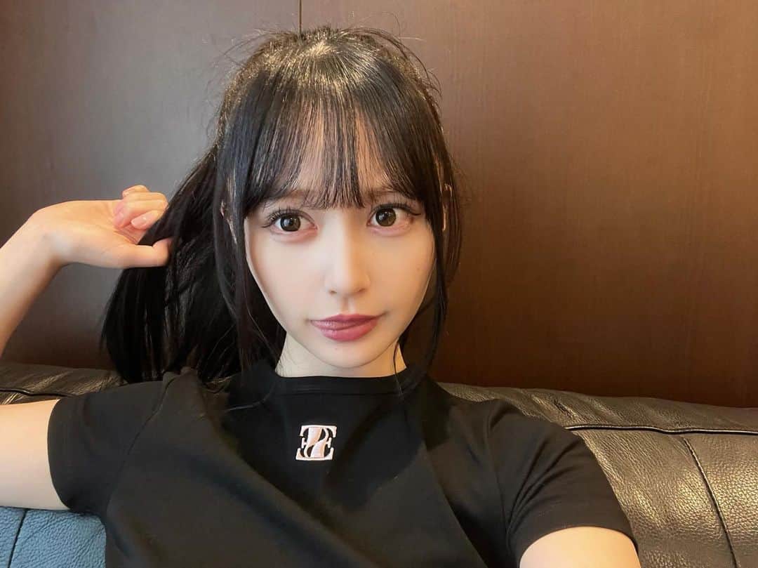 山本望叶のインスタグラム：「前髪分けてないの どう？ ♡」