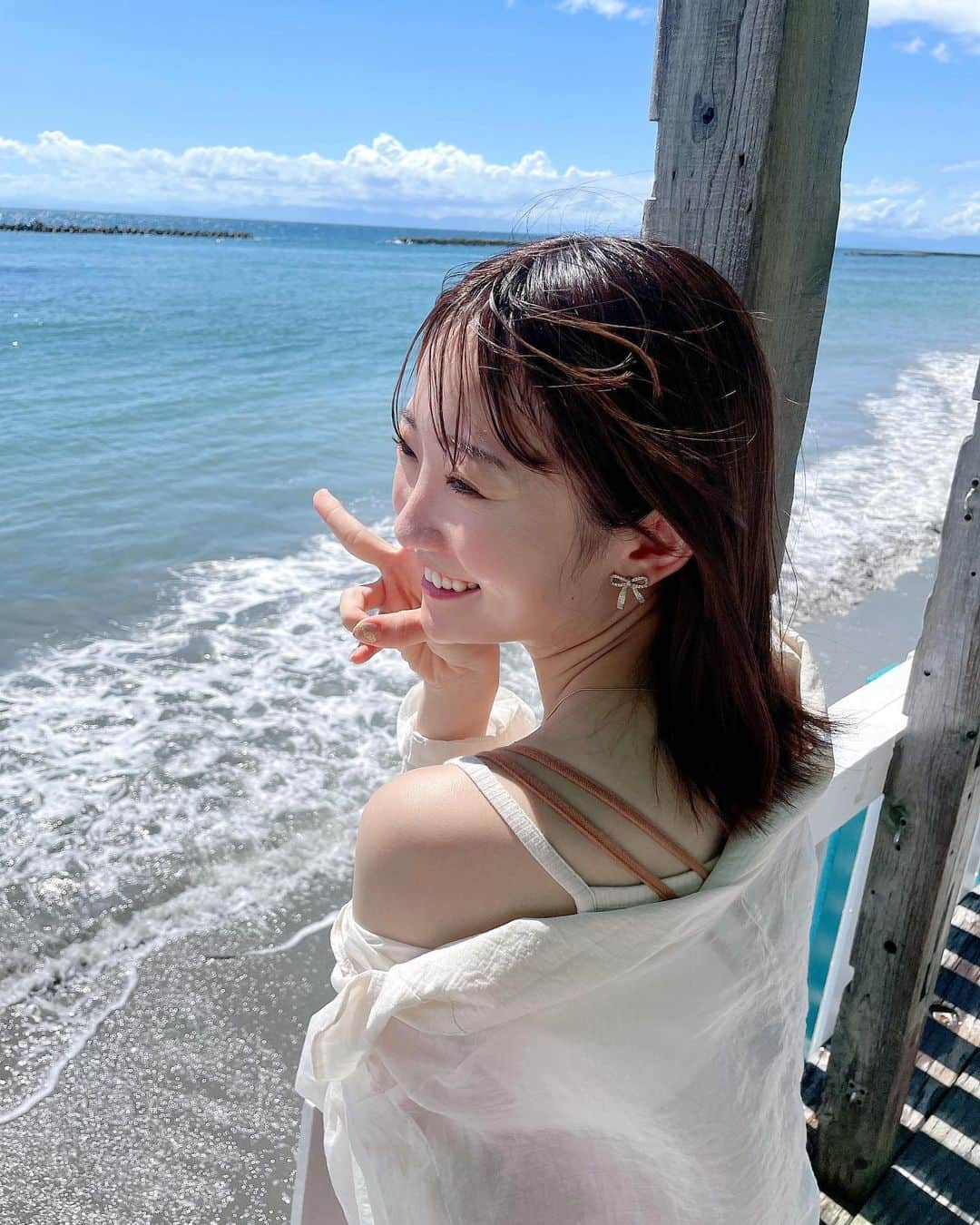 夏川愛実さんのインスタグラム写真 - (夏川愛実Instagram)「⁡ ⁡ ⁡ ⁡ 夏の終わりに夏感じてきました😌💗 ⁡ 楽しかった〜〜✨ お誘いいただきありがとうございました🤲💕 ⁡ #海#愛知の海#南知多#BBQ #ダークブラウン#暗髪ヘア#外ハネ#外ハネアレンジ #ボブ#ロブ#ショートヘア#ヘアカラー#暗髪カラー #ヘアアレンジ#夏コーデ#淡色女子#淡色コーデ #148cm#f4f#いいね返し#l4l#フォロバ ⁡ ⁡ ⁡ ⁡」9月5日 21時06分 - ami_natsukawa