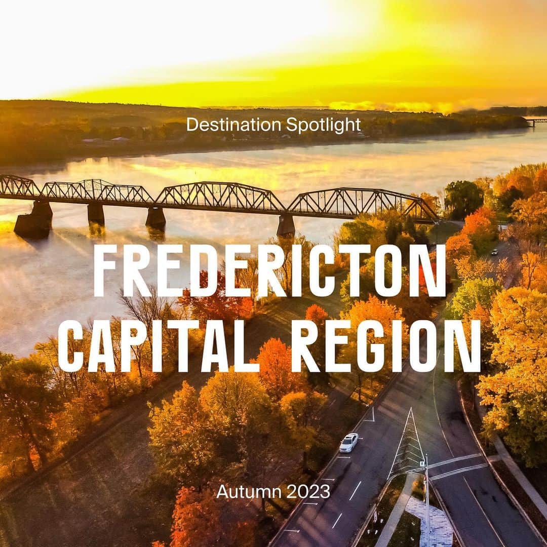 Explore Canadaのインスタグラム：「See this post in French on @explorezsansfin.   The Fredericton Capital Region is not just a place on the edge of nature; nature is part of the local lifestyle. This picture-perfect setting offers a natural playground for all to explore.  🍴Culinary🥂 Take advantage of the autumn weather and visit one of Fredericton region’s apple orchards, like @IGhandle in Hanwell. Then untap the rich flavours of Atlantic Canada’s Brewing Capital with over 20 craft alcohol producers like @graystonebrewing.   🌱Green Spaces🌲 Take in the stunning fall colours across the region by cycling down the region's trail network, paddling along Wolastoq (Saint John River) or exploring Princess Park in Grand Lake. We also recommend taking a trip to @crabbemtn for the Fall Festival of Colours, where you can hike, mountain bike and go on guided, family-friendly tours.   🎨Arts & Culture🎭 One of the #1 activities for fall is to visit @fredfarmmarket, one of the oldest running markets in New Brunswick. But don’t miss out if you’ve got a packed day, the Garrison Night Market, Atlantic Canada’s largest night market, with over 110 vendors and 10+ performances every Thursday from June to September, is a perfect way to end the day.  🛶Indigenous Experiences🦅 Explore Indigenous culture, history, and artwork at the world-class @beaverbrook_ag, and if you want to plan ahead, look to join the largest Powwow in the Fredericton Capital Region at Sitansisk (St. Mary’s First Nation).  📜History and Heritage🏛️ 35 km west of Fredericton lies King’s Landing, an open-air museum that offers over 40 exhibits, horseback riding, hands-on workshops, and a 19th-century village filled with incredible stories.   If you’ve visited the Fredericton Capital Region, share your tips in the comments section, and if you’re thinking about a trip out east, let us know if you have any questions!   #ExploreCanada #FrederictonCapitalRegion」