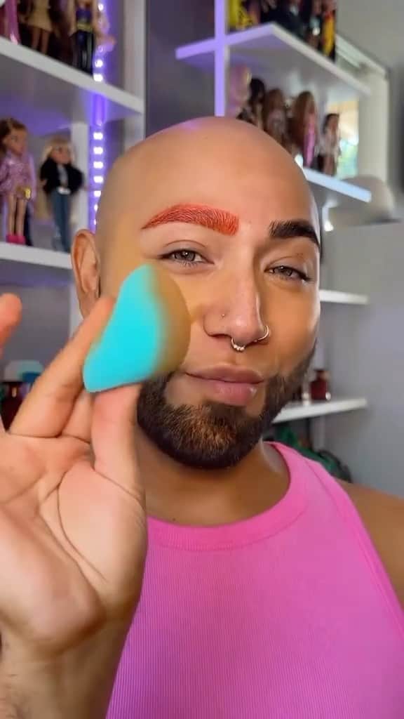Real Techniquesのインスタグラム：「Peep that FLAWLESS base + iconic orange brow 👏  @makeupwithivan might have the biggest RT collection out there - who thinks they have him beat? 🤔」