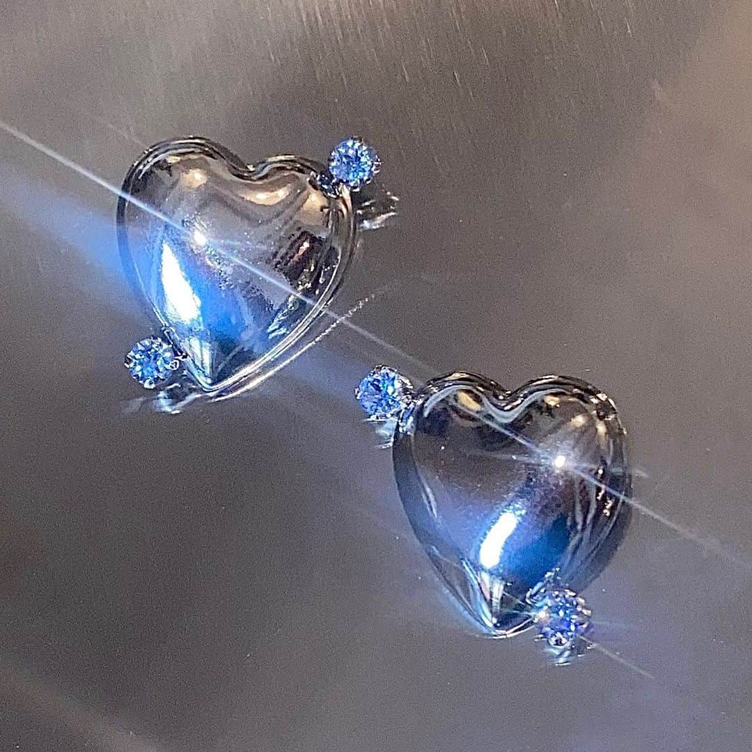 Justine Clenquetのインスタグラム：「Juno earrings 🤍 #justineclenquet」