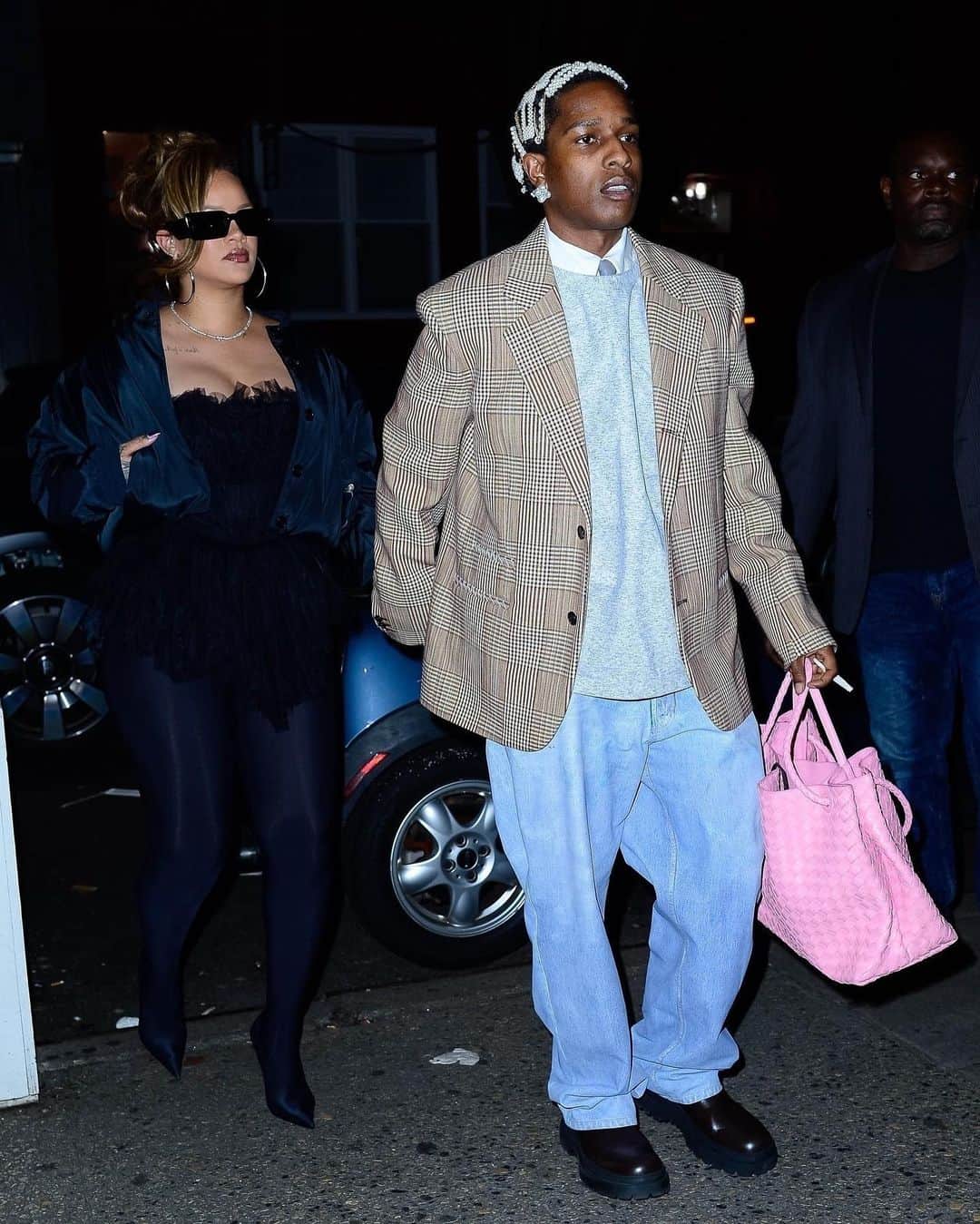 Just Jaredさんのインスタグラム写真 - (Just JaredInstagram)「Rihanna and A$AP Rocky head to Carbone to celebrate his 35th birthday! A$AP Rocky turned 35 on October 3. Happy belated! #Rihanna #ASAPRocky Photos: Backgrid」10月5日 0時21分 - justjared