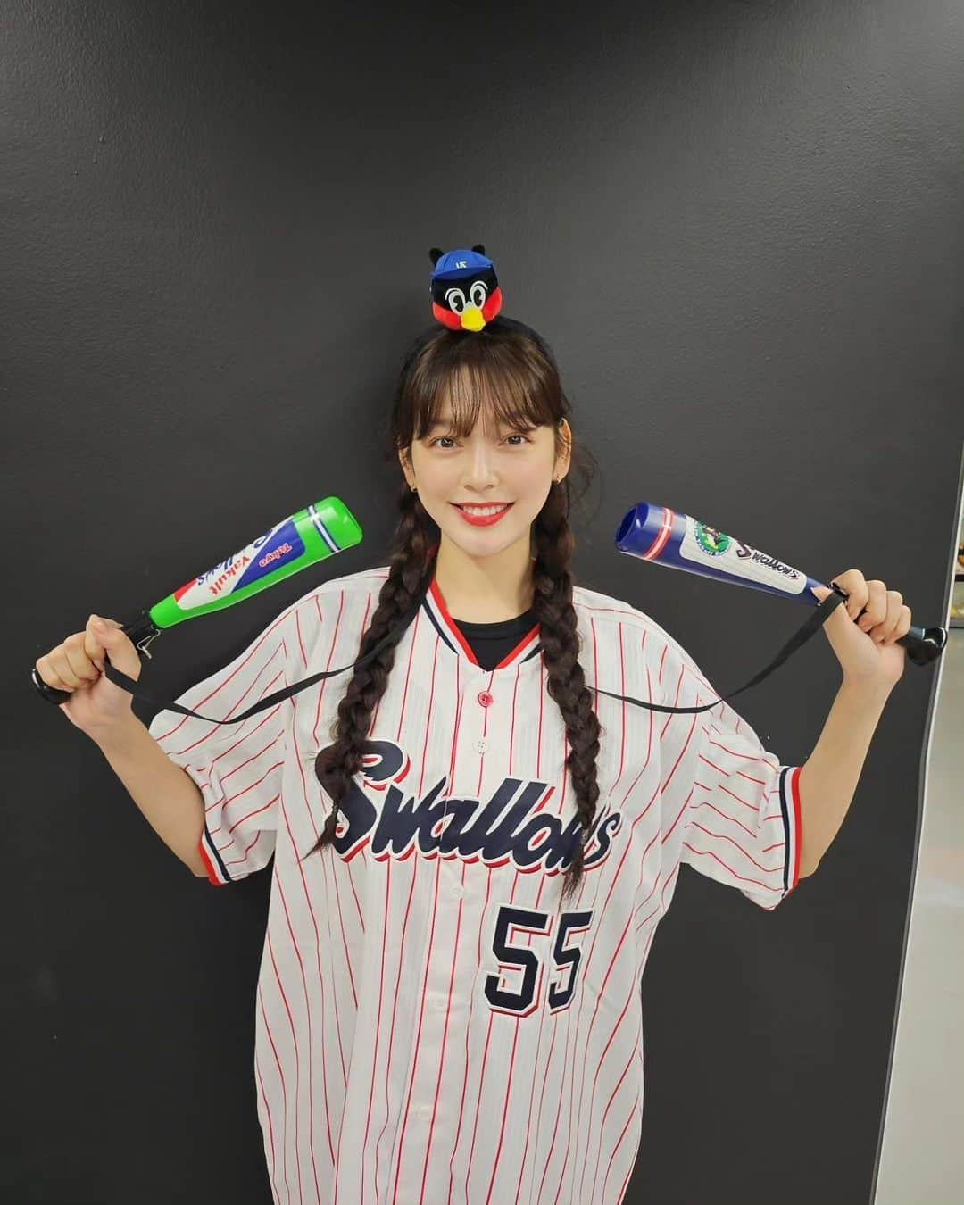 永井麻央さんのインスタグラム写真 - (永井麻央Instagram)「. 前回日本に帰っていた時の⚾ 知っている方もいるとおもうけど、 東京きたての頃にヤクルトのチアをしていて その時からヤクルトファンなのです🩷笑 完全装備で参戦してきたよぉ🥹 東京音頭も、バッチリしてきました☂️🗼 また来年応援しにいくぞぉ🩷🩷🩷 . #ヤクルトスワローズ」10月5日 0時45分 - maotin1019