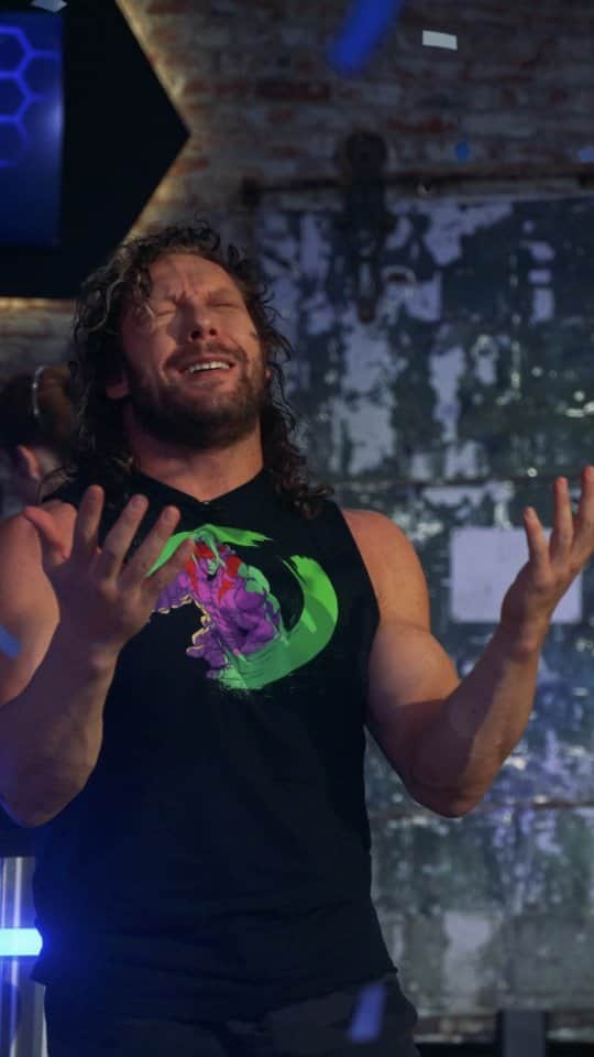 ケニー・オメガのインスタグラム：「No one insults my Street Fighter 6 skills and gets away with it! Anyone is welcome to get these hands... and command grabs.  📹: @mwonsover」