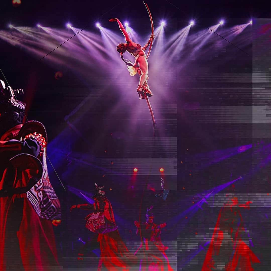 マイケル・ジャクソンのインスタグラム：「“Michael Jackson ONE (@mjonelv) fans return time after time again to the show. Characters from Jackson’s songs come to life, such as the Smooth Criminals and Dirty Diana. Grace and beauty are exemplified in dance choreography, precision, and power in martial arts segments.” – Las Vegas Magazine. Now in its 10th year, the show has racked up over 4000 performances. Hit the link in stories to get tickets now.」