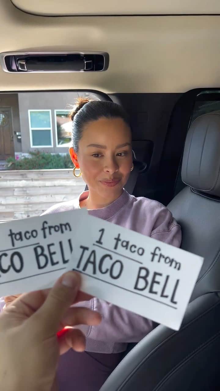 シエラ・ラミレスのインスタグラム：「Yo quiero @TacoBell? Well you’re in luck, the first 170 people to use my code get to snag a Taco Lover’s Pass of their own to redeem 1 taco a day for 30 days! Hurry and grab one while you can with the code INSTATACO2310 #ForTacoLoversOnly #tacobellpartner」