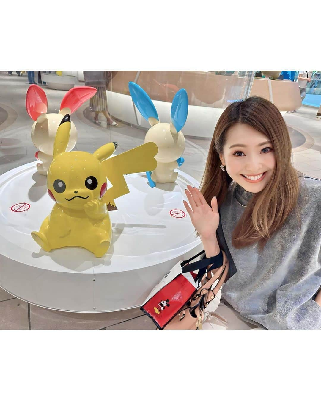 田中里依奈さんのインスタグラム写真 - (田中里依奈Instagram)「. ポケモン初代（赤、緑、青）金、銀？世代だから、初代からのポケモンみると、懐かしくてテンションが上がってしまう😆🙌 アニメみて、コロコロコミックも買ってたなー✨ ポケモン言えるかなとか歌ってたなー、もう忘れたけど😂 . #ポケモン#ポケモンセンター#懐かしい #ポケモンではしゃぐいい大人  #ポケモンで育った#ピカチュウかわいい #ピカチュウ好き#ポケモンマスターになりたかった」10月5日 1時11分 - riina_tanaka