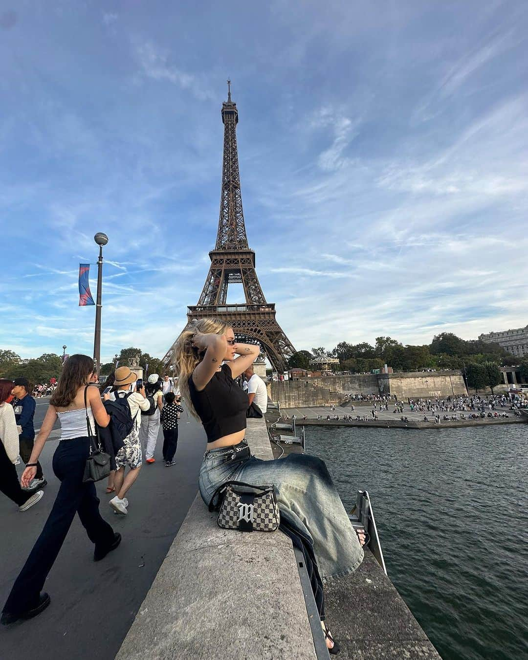 ロッティ・モスさんのインスタグラム写真 - (ロッティ・モスInstagram)「Lottié in Pariś 🇫🇷」10月5日 1時03分 - lottiemossxo