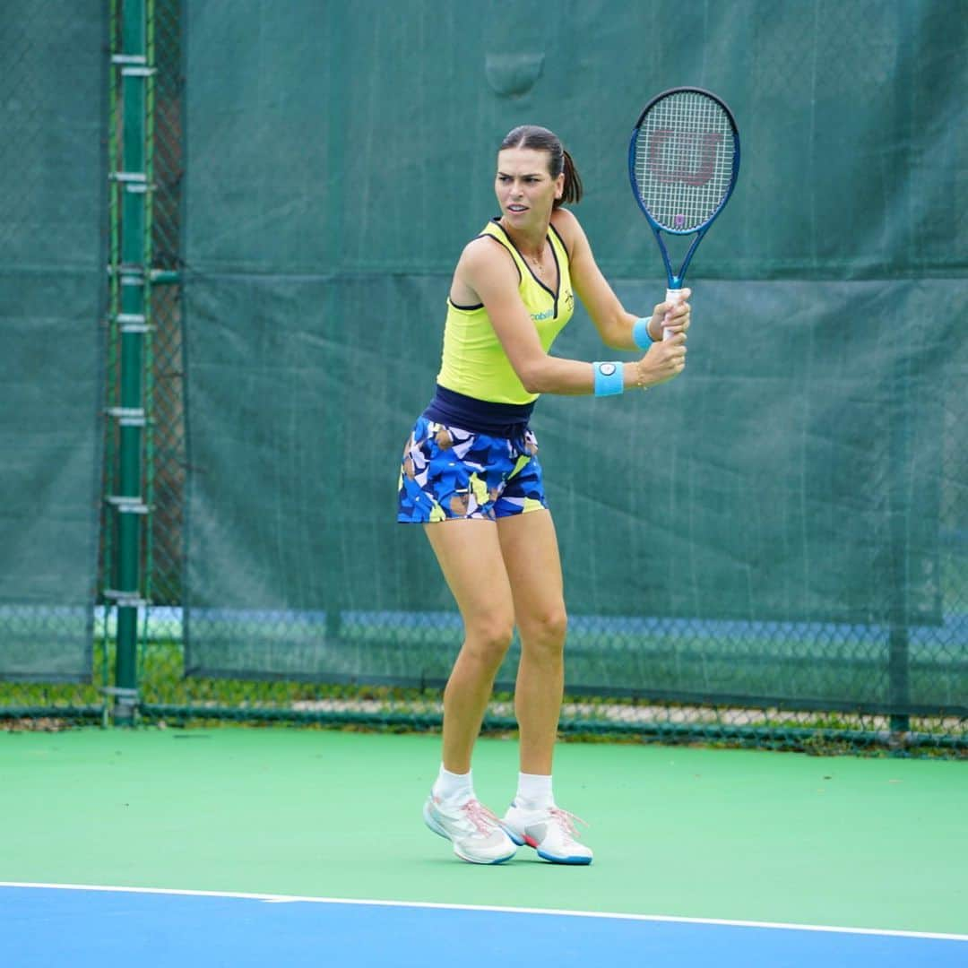 アイラ・トムリャノビッチのインスタグラム：「💦 🏃🏻‍♀️ 🎾🫠」