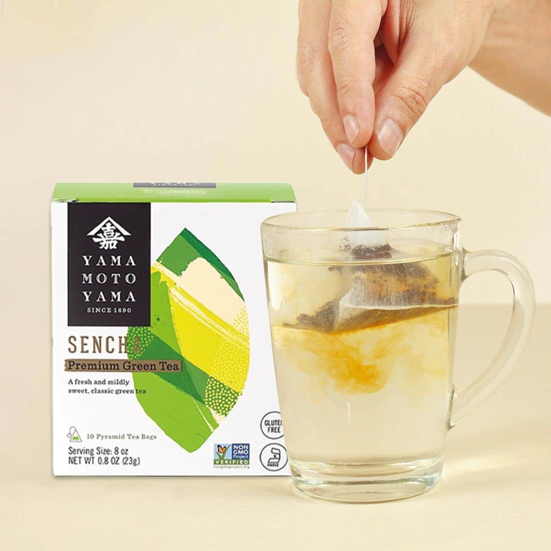 YAMAMOTOYAMA Foundedのインスタグラム：「Sencha tea has its roots in Japan and is one of the most popular green teas in the country. Its name, "Sencha," comes from two Japanese words: "sen," meaning "infusion," and "cha" meaning "tea."⁠ ⁠ The history of Sencha dates back to the 18th century when the method of steaming and rolling fresh green leaves was perfected in the Uji region near Kyoto.⁠ ⁠ This unique technique preserves Sencha's vibrant green color and fresh, herbaceous flavor, making it a tea appreciated worldwide.⁠ ⁠ Enjoy this gem of Japanese tradition in every sip!⁠ ⁠ Click on our link in bio to shop!⁠ ⁠ ⁠ #yamamotoyama #japanesegreentea #greentea #matcha #tea #healthy #wellness #tealover #organic」